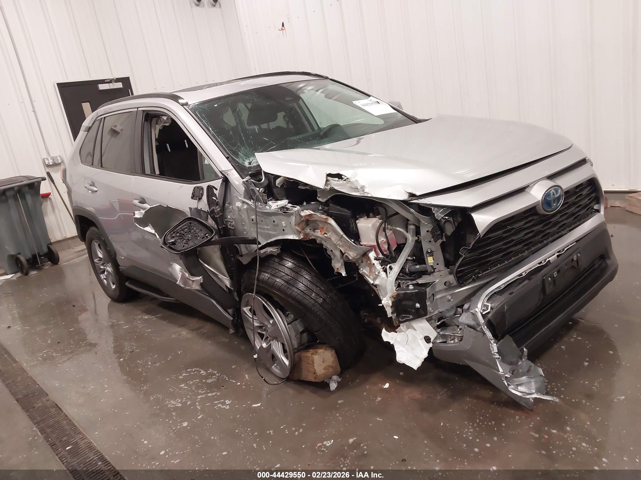 TOYOTA RAV4 image 6