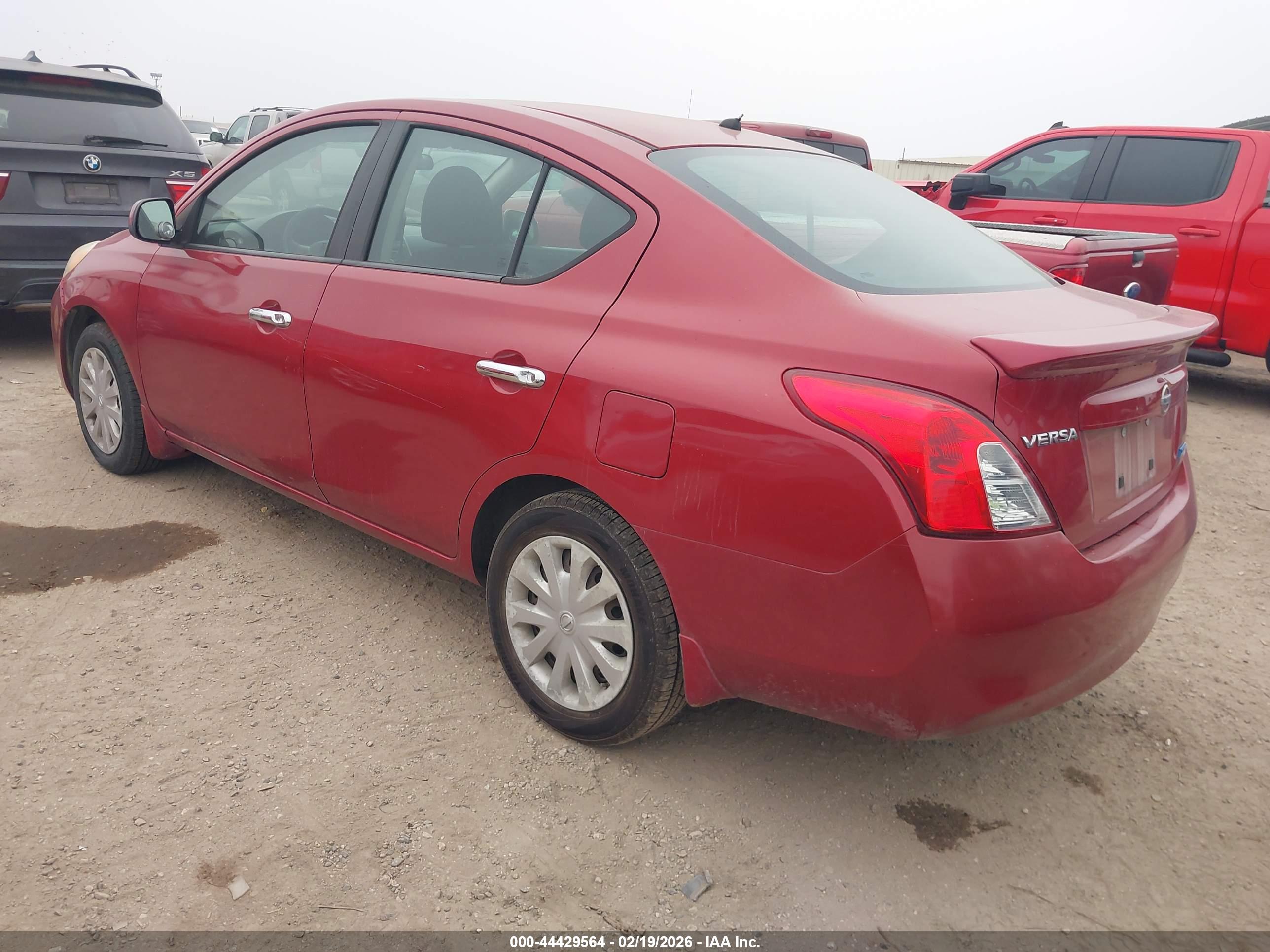 NISSAN VERSA image 3