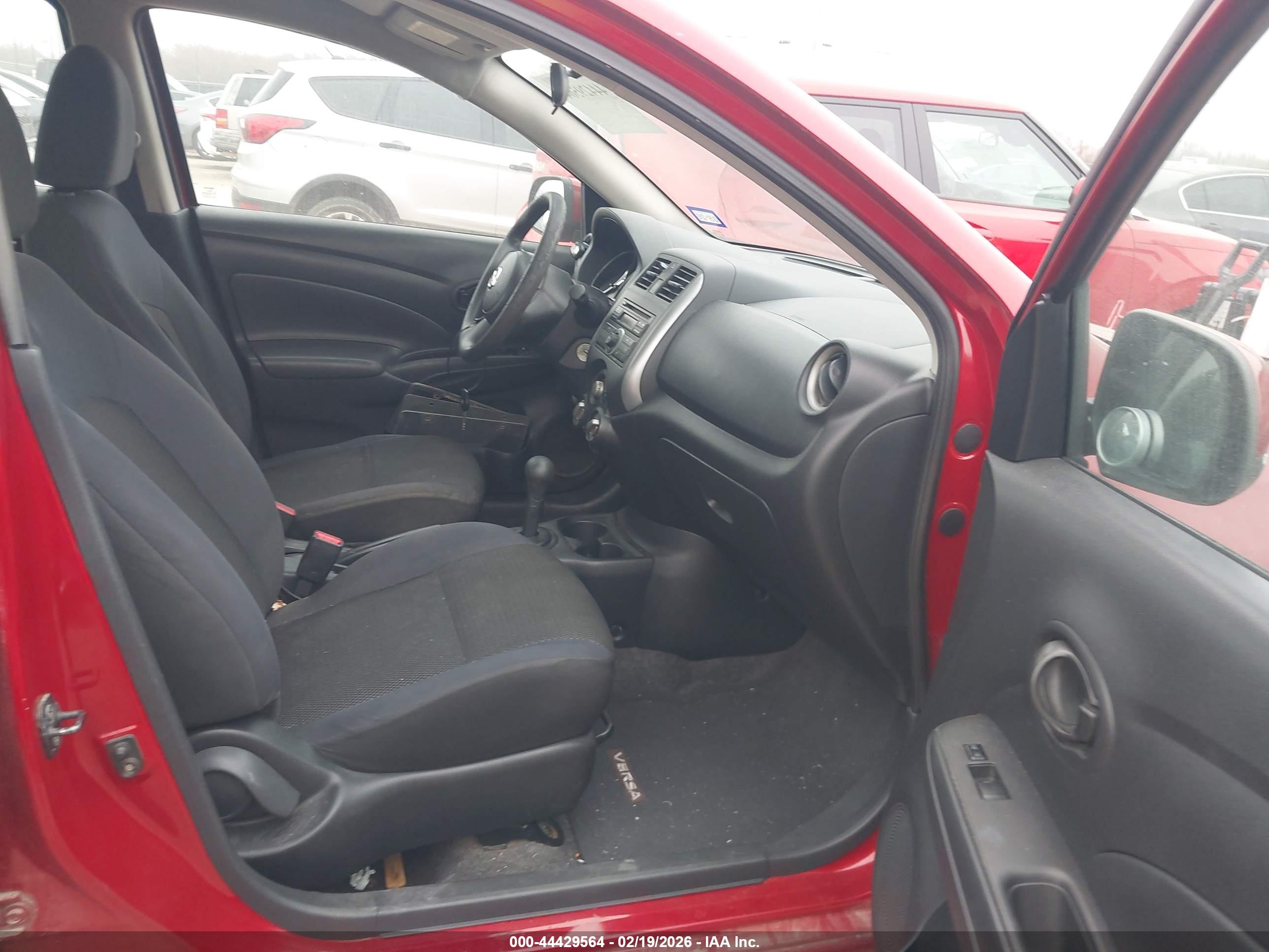 NISSAN VERSA image 5