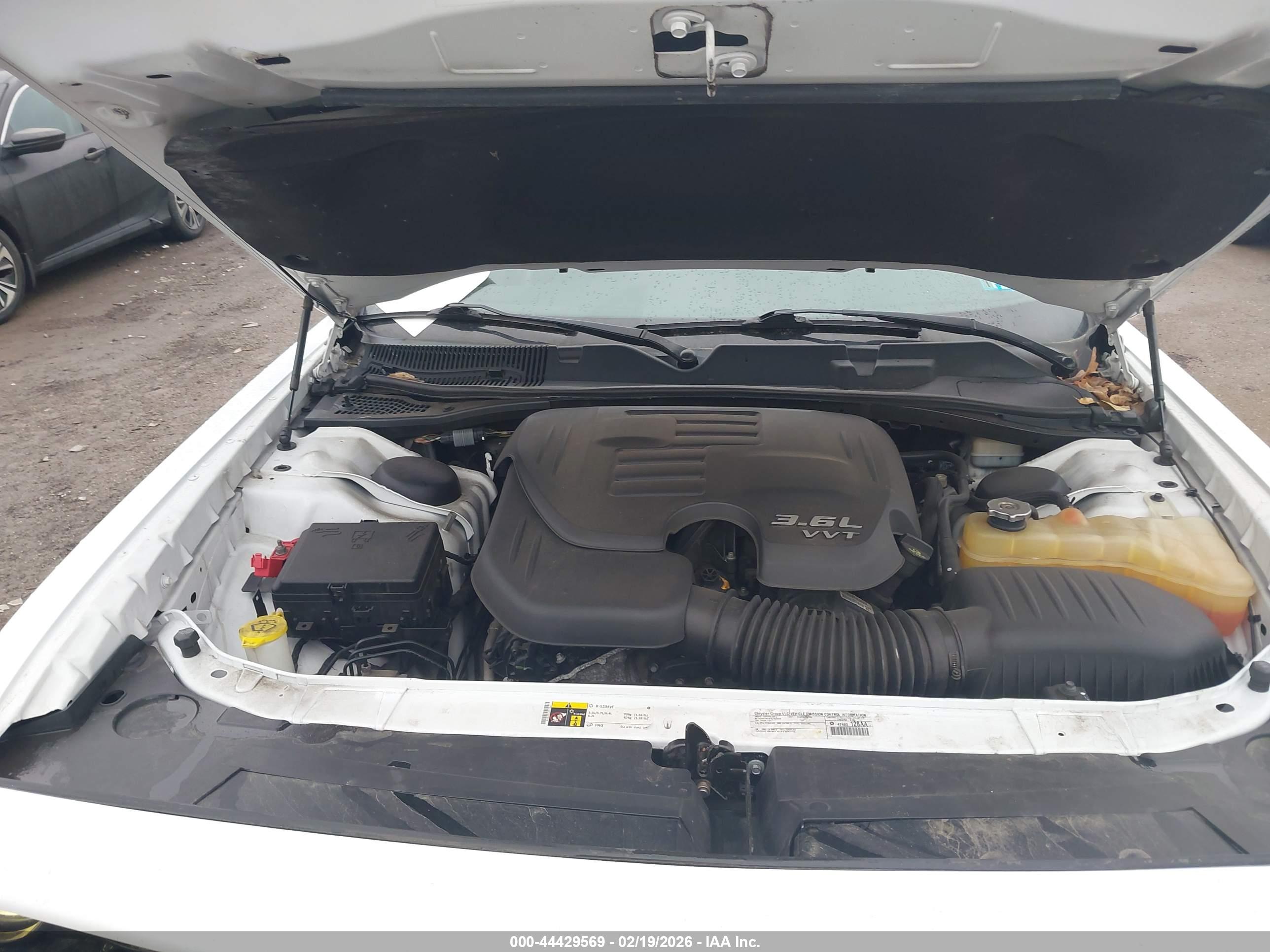DODGE CHALLENGER image 10