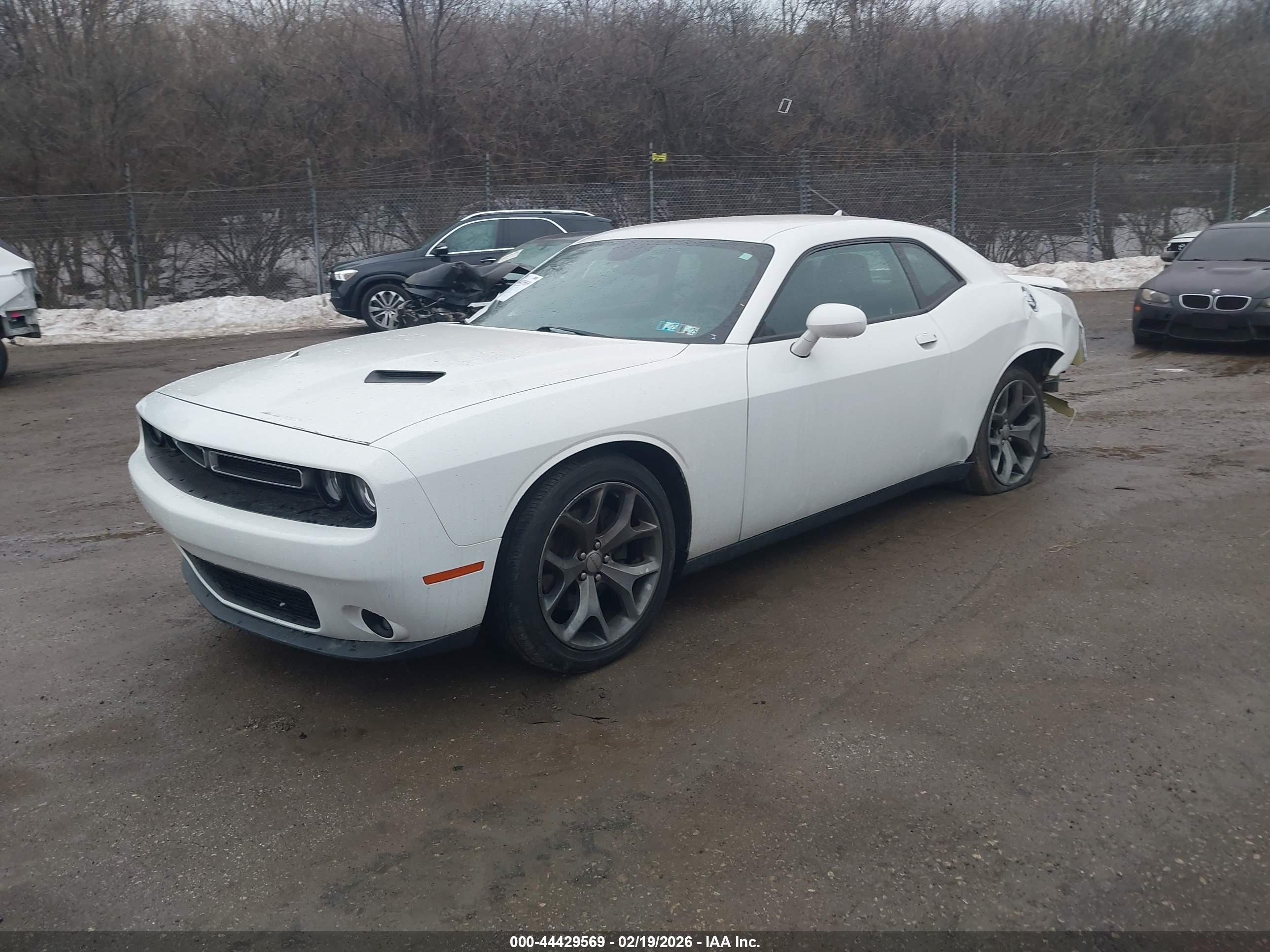 DODGE CHALLENGER image 2