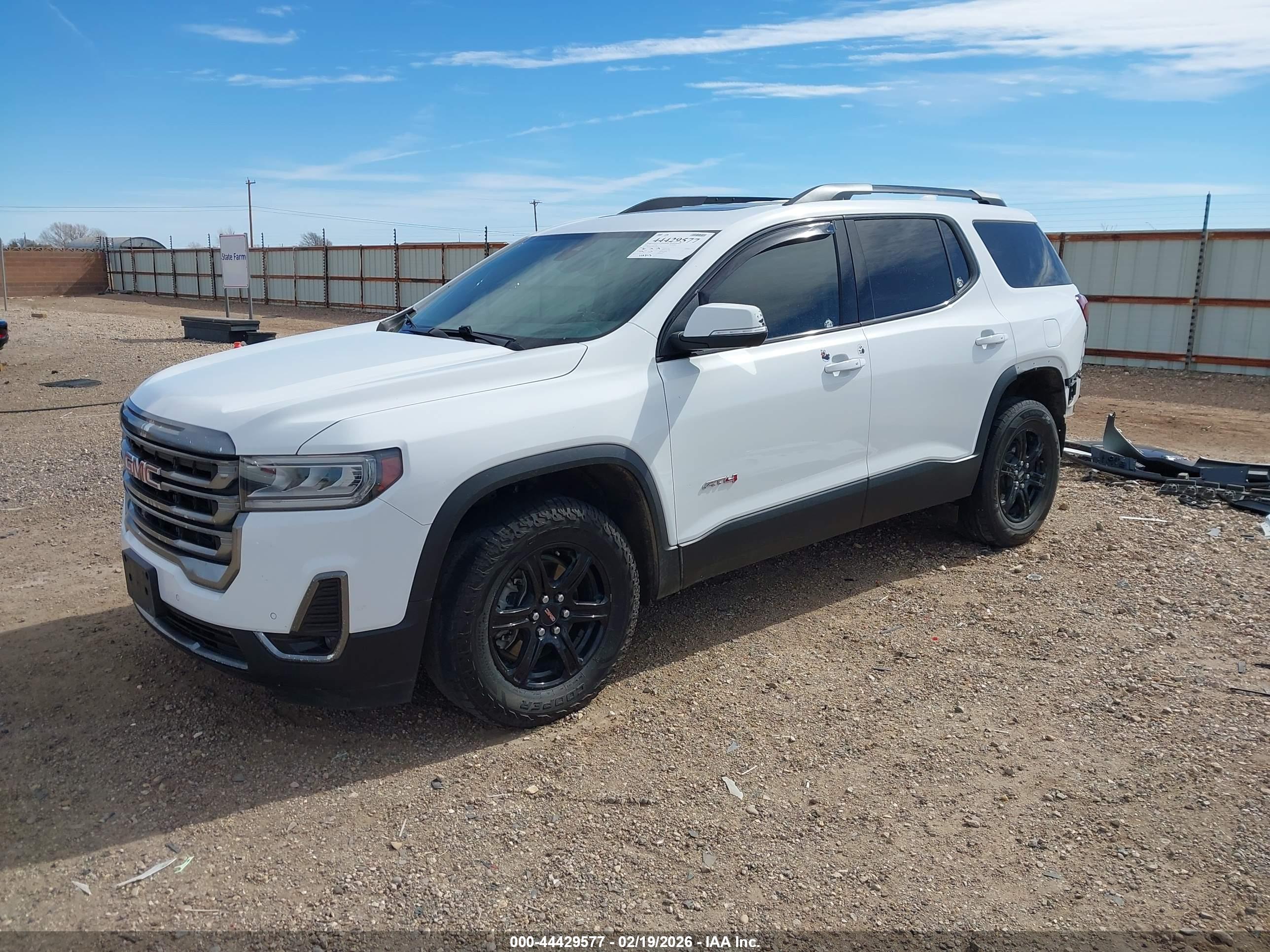 GMC ACADIA image 2