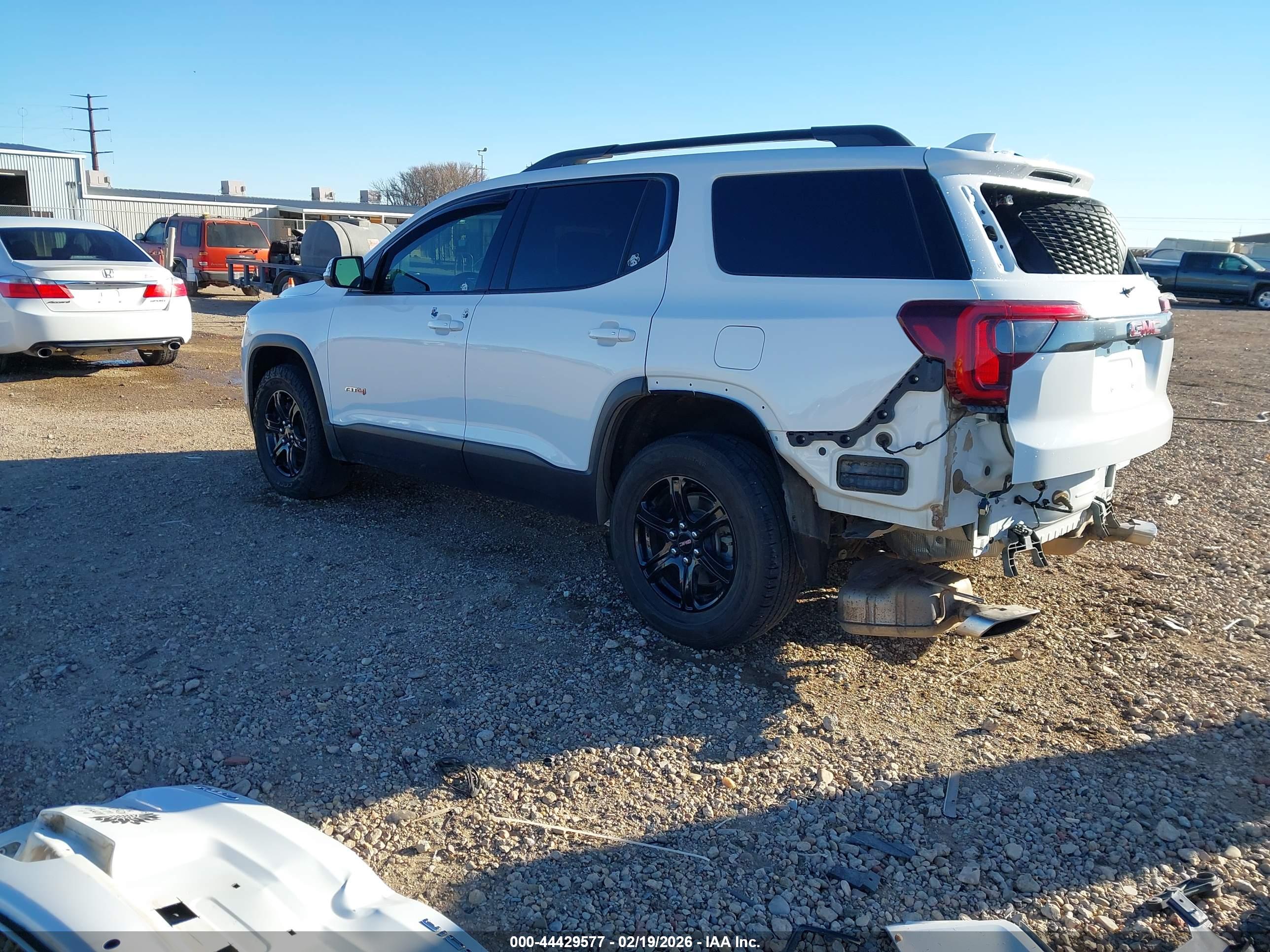 GMC ACADIA image 3