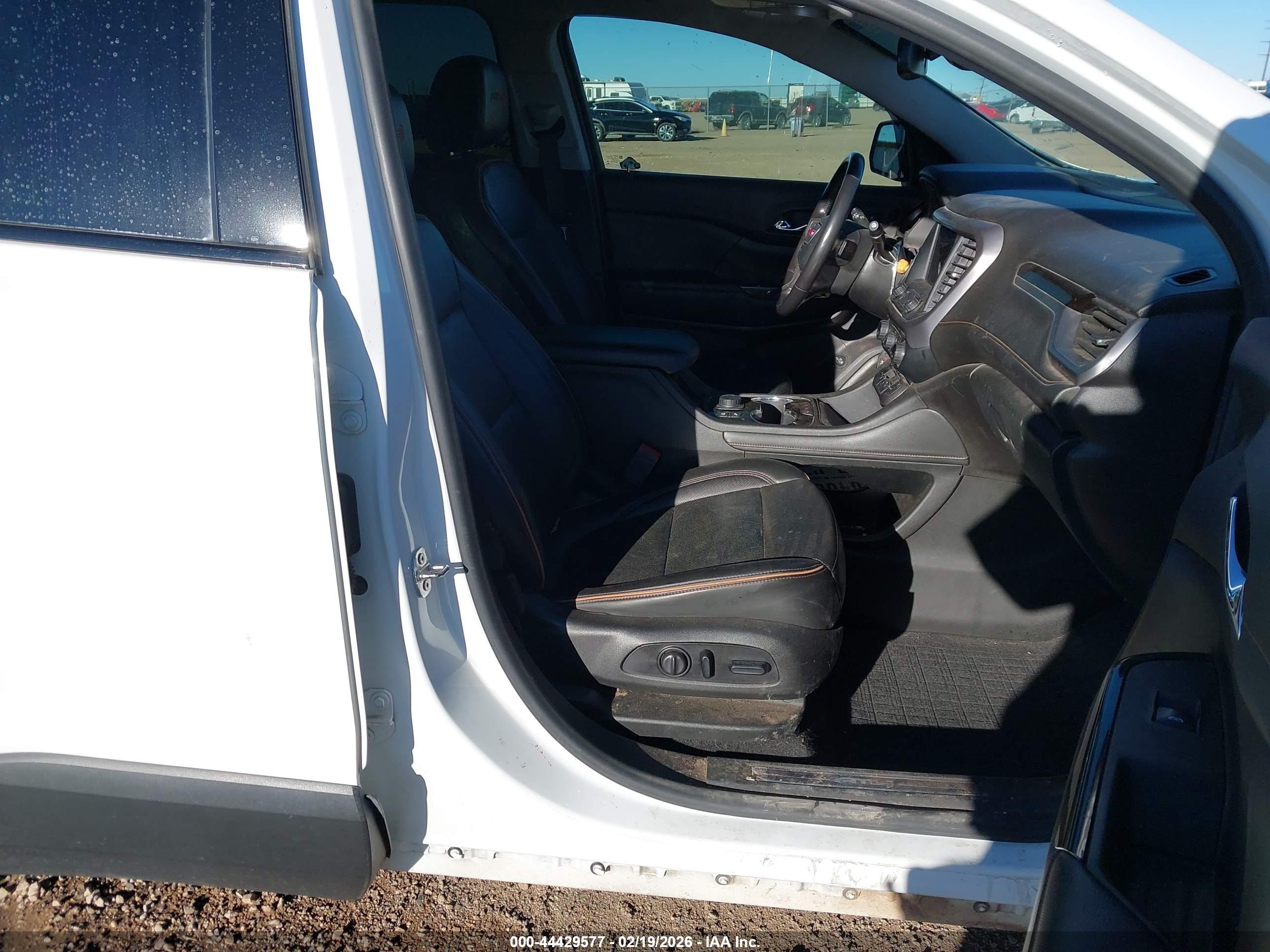 GMC ACADIA image 5