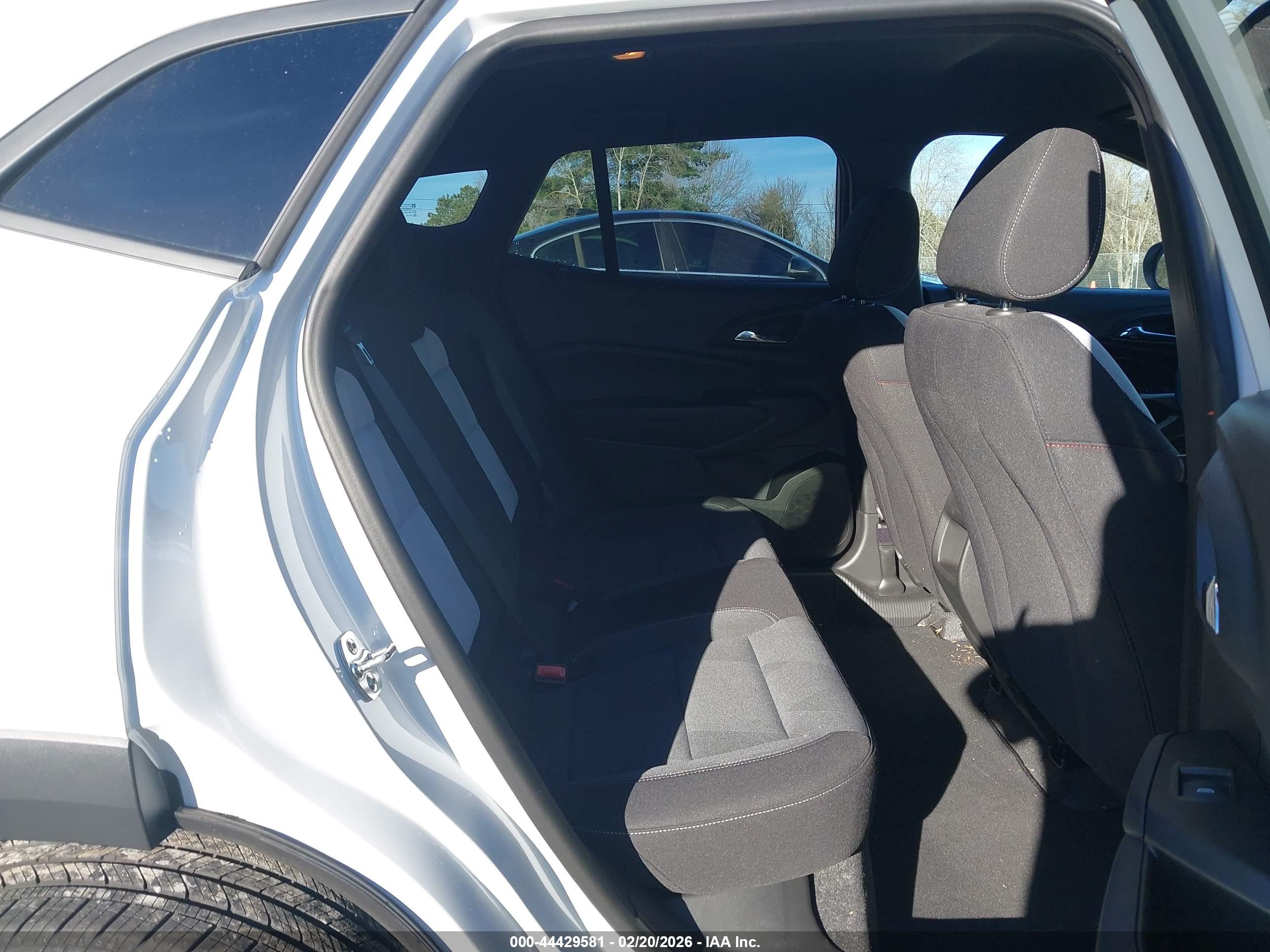 CHEVROLET TRAX image 8