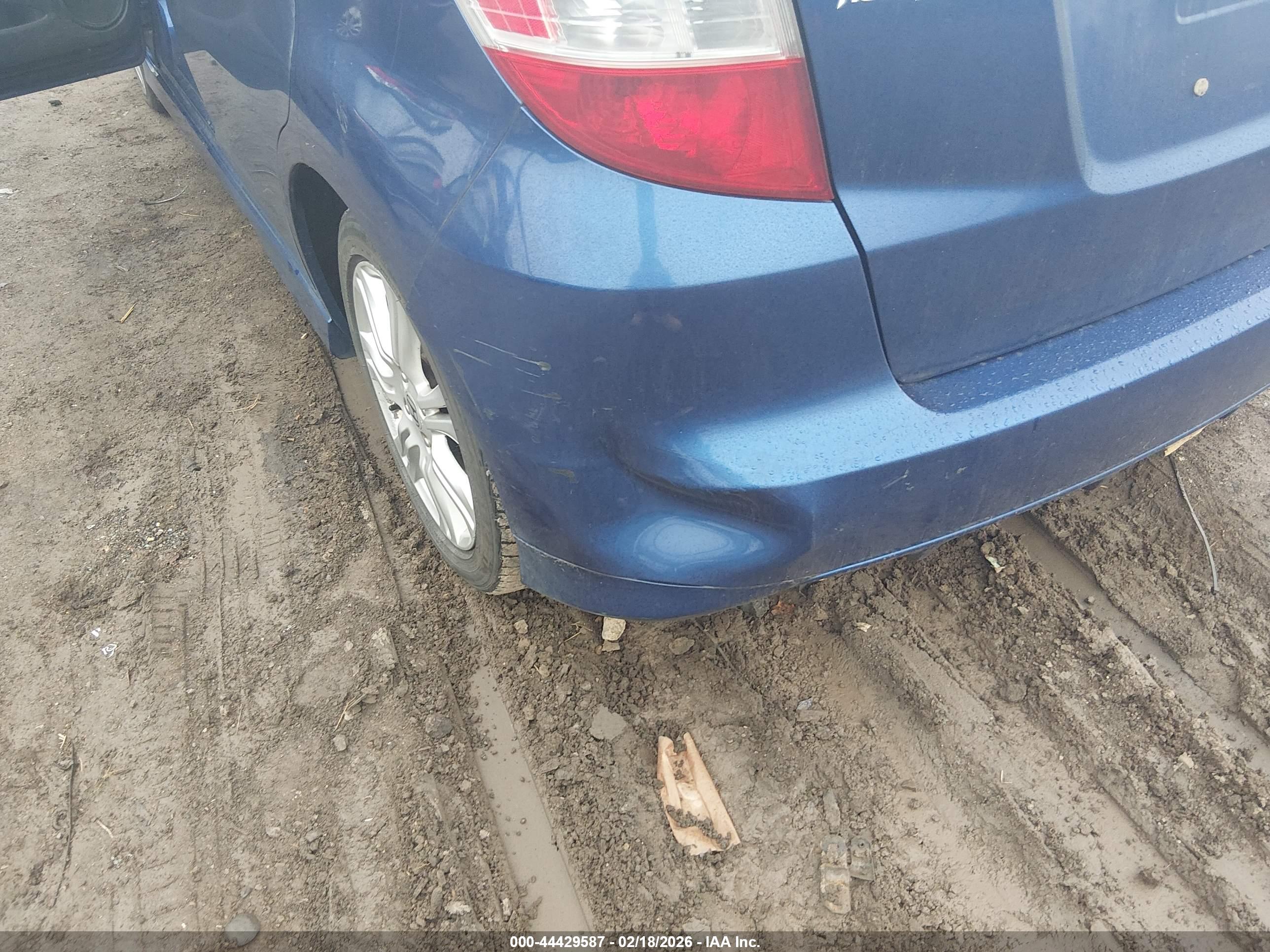 HONDA FIT image 6