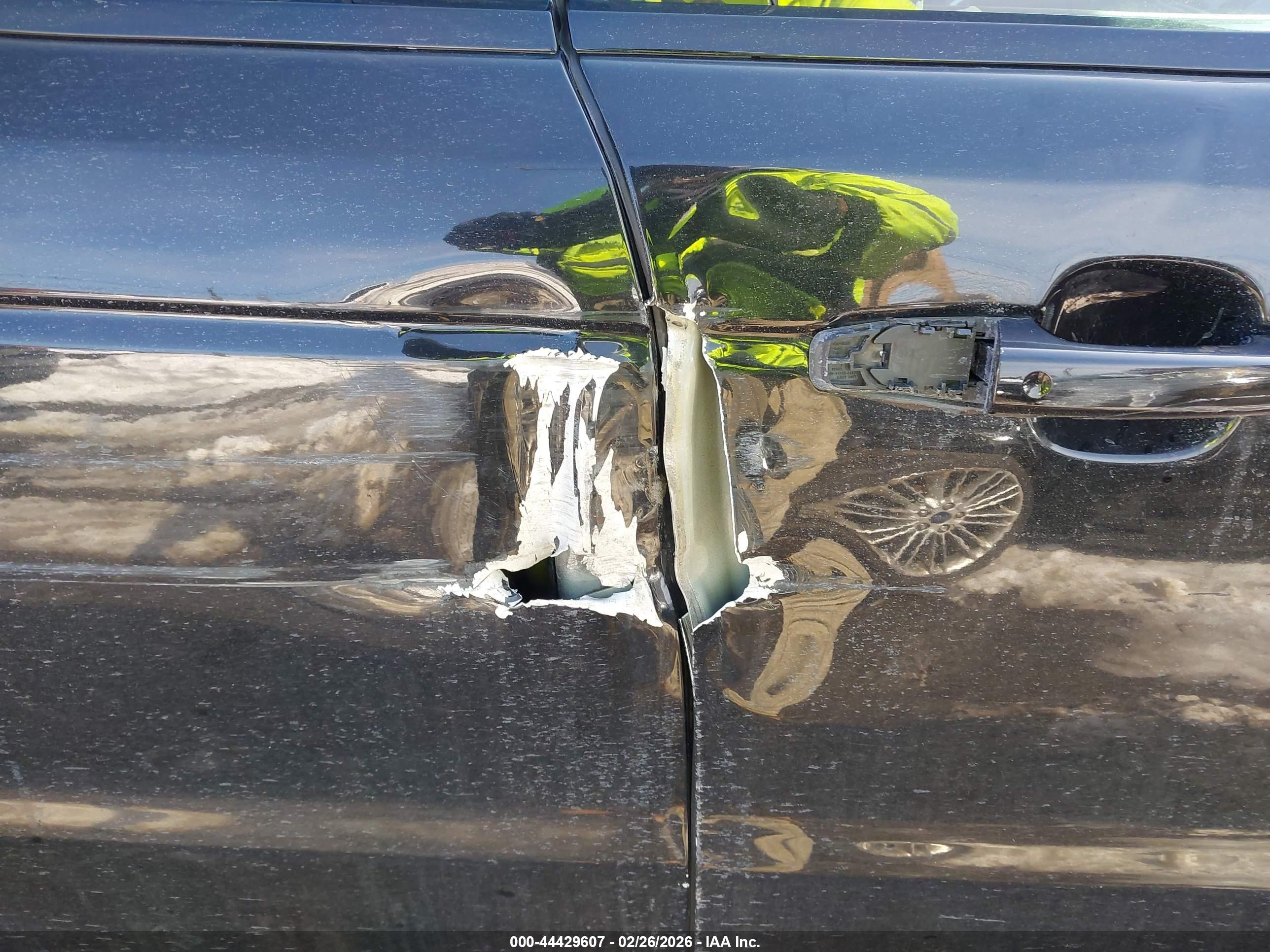 LAND ROVER image 6