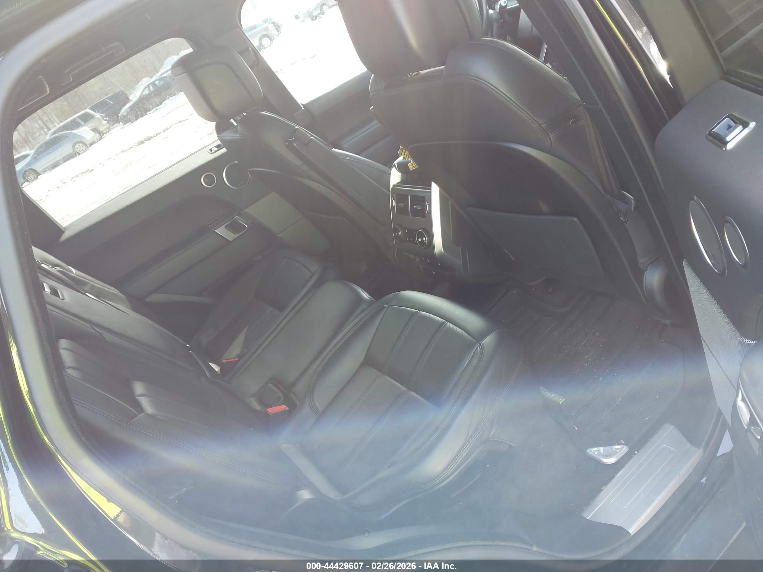 LAND ROVER image 8