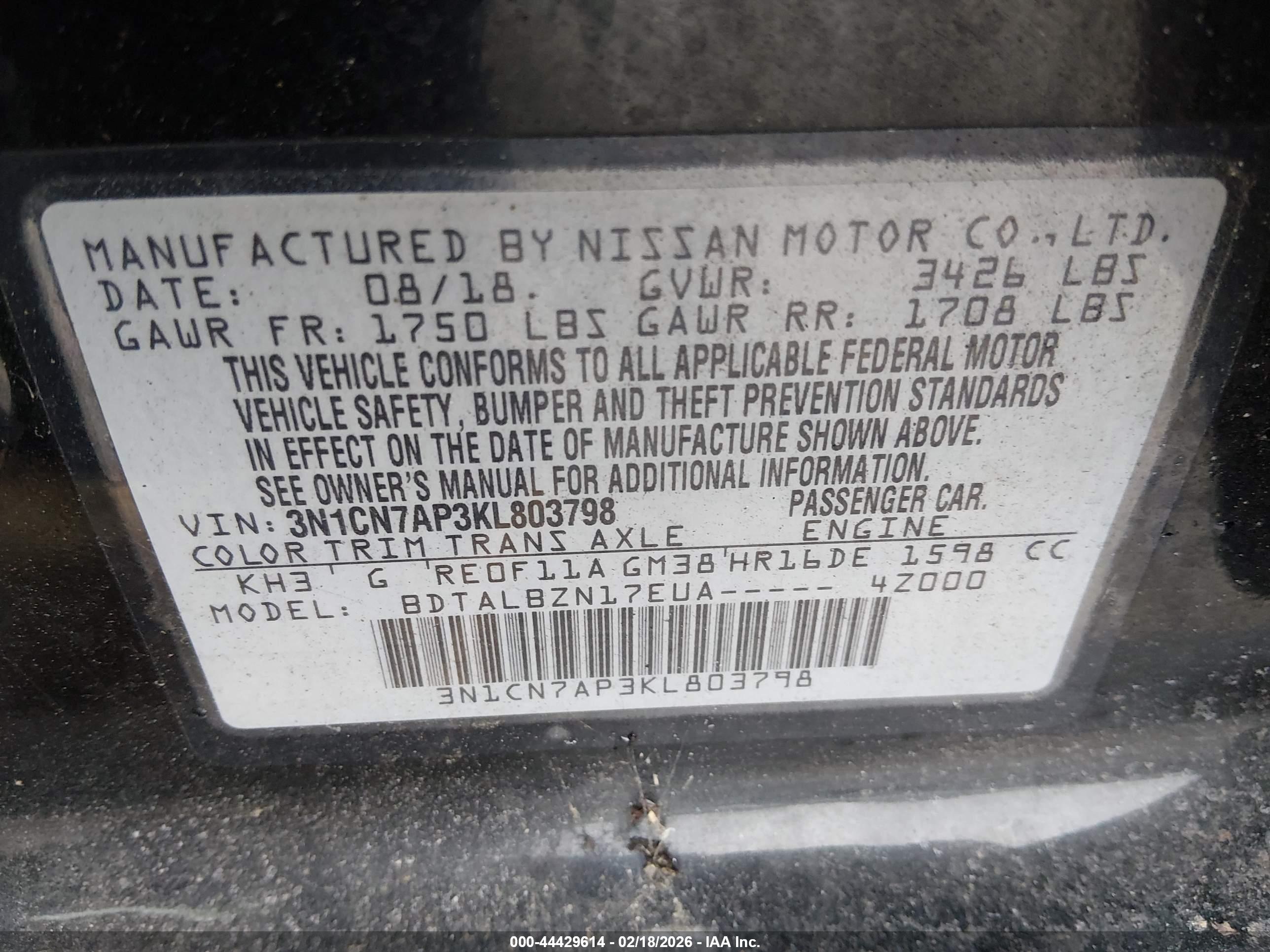 NISSAN VERSA image 9