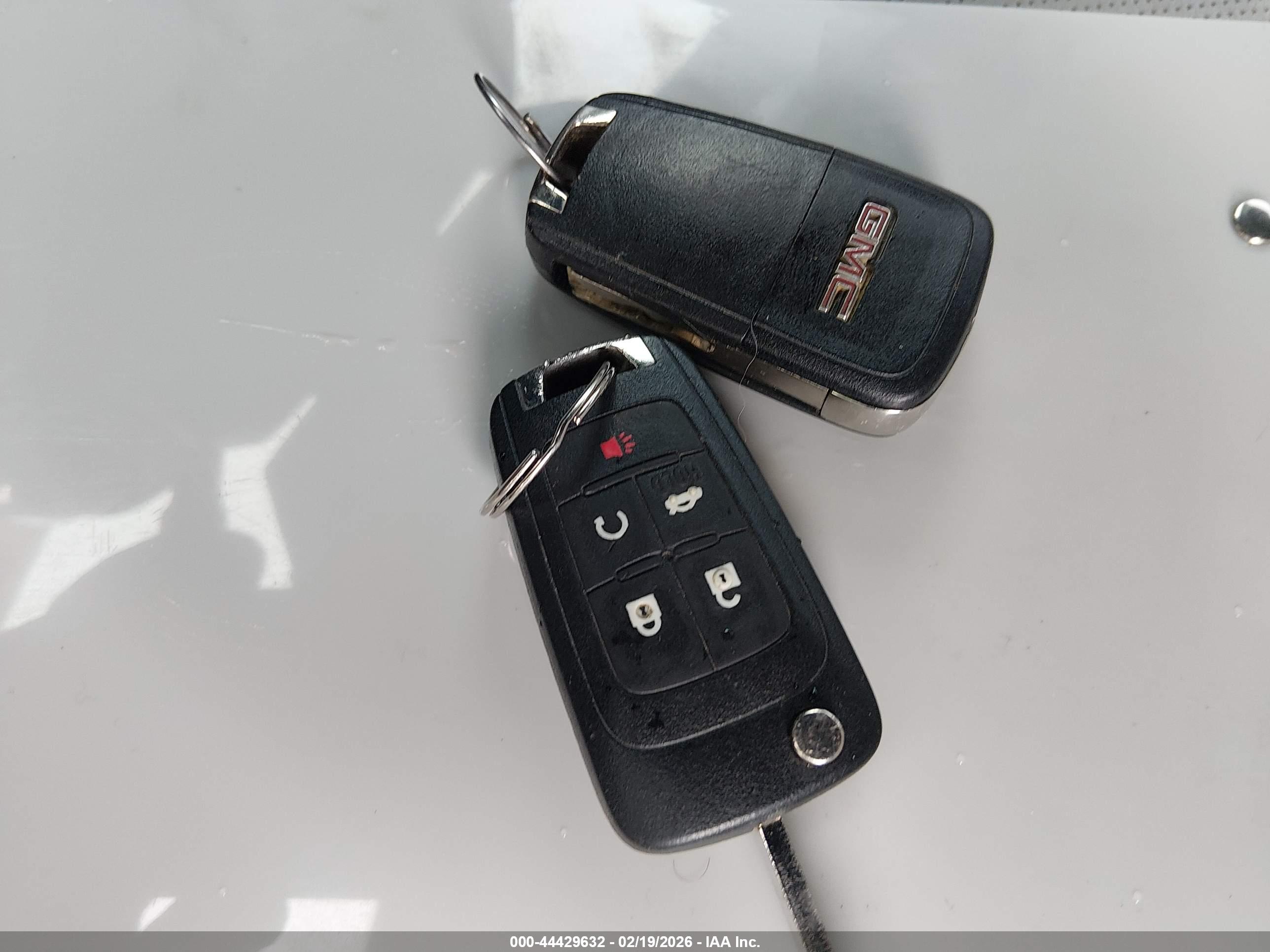 GMC TERRAIN image 11