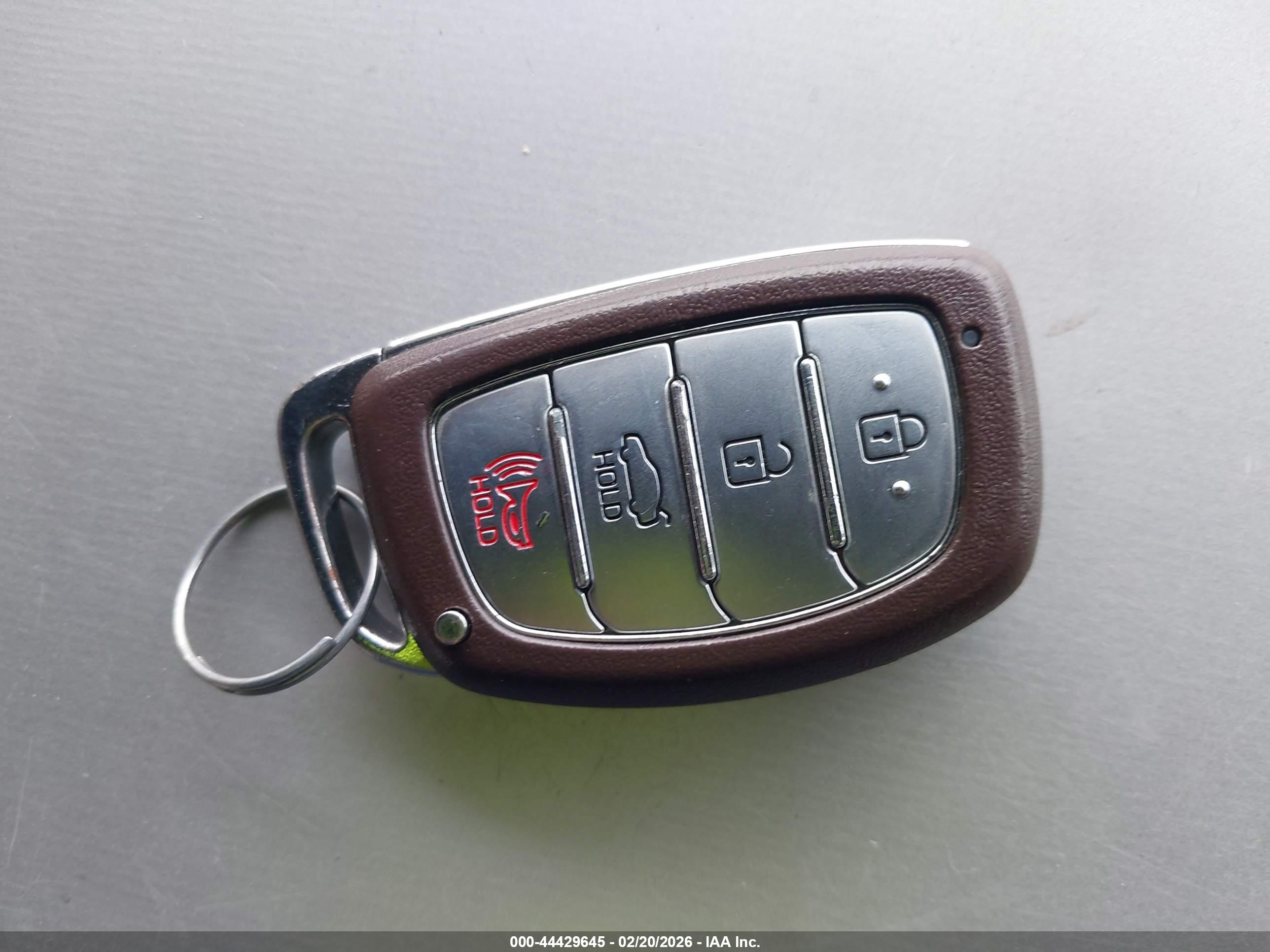 HYUNDAI ELANTRA image 11