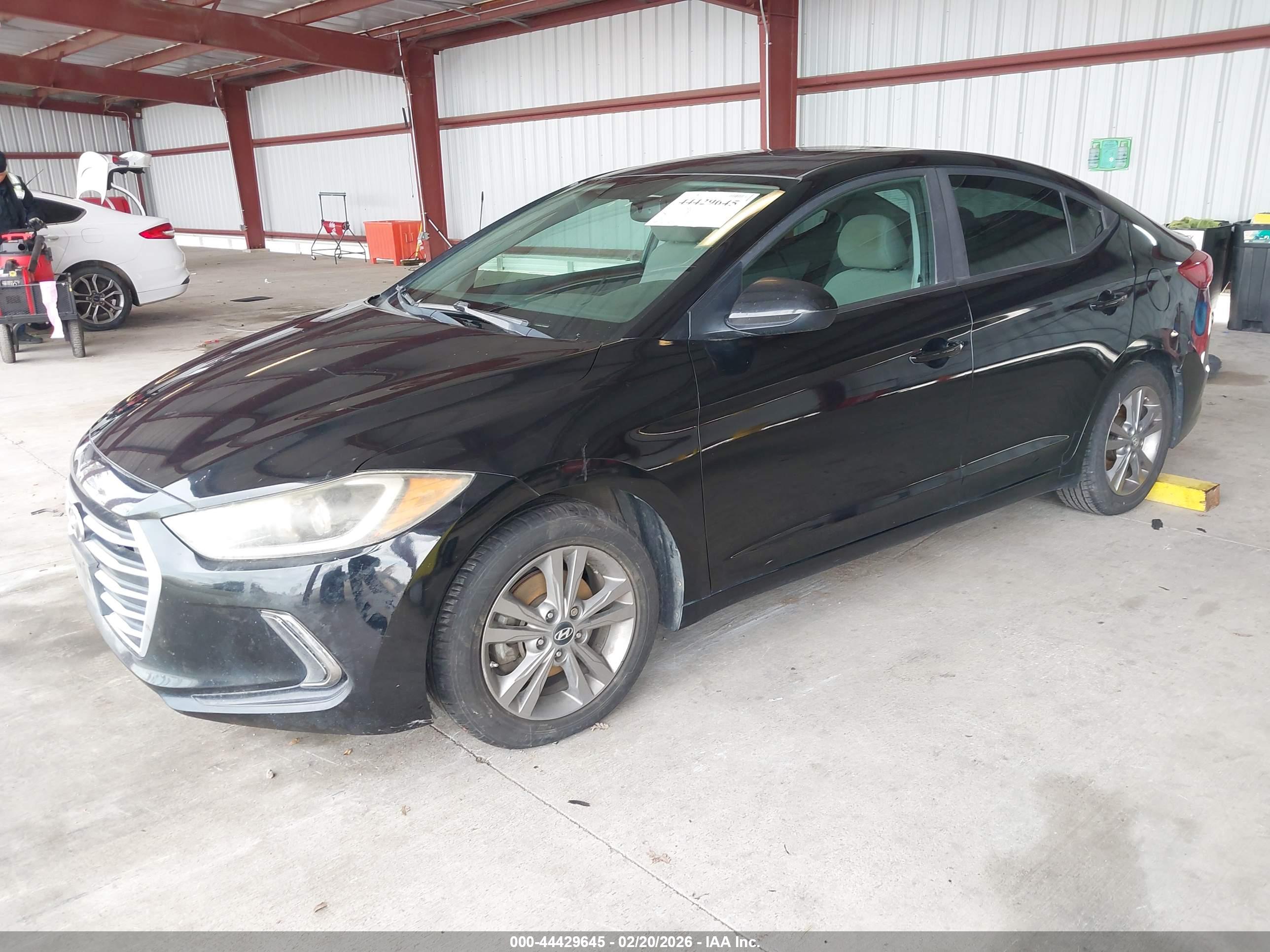 HYUNDAI ELANTRA image 2