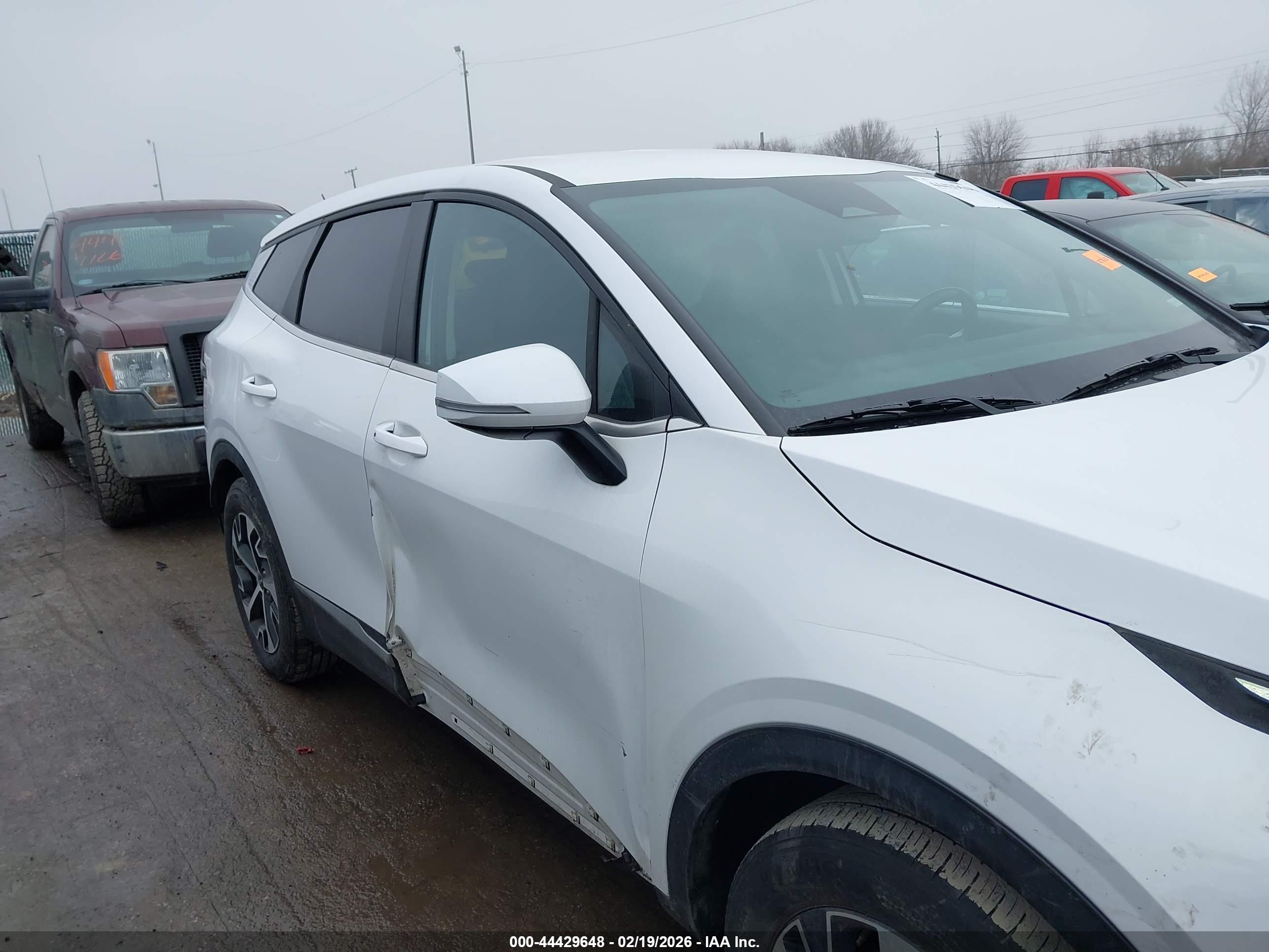 KIA SPORTAGE image 6