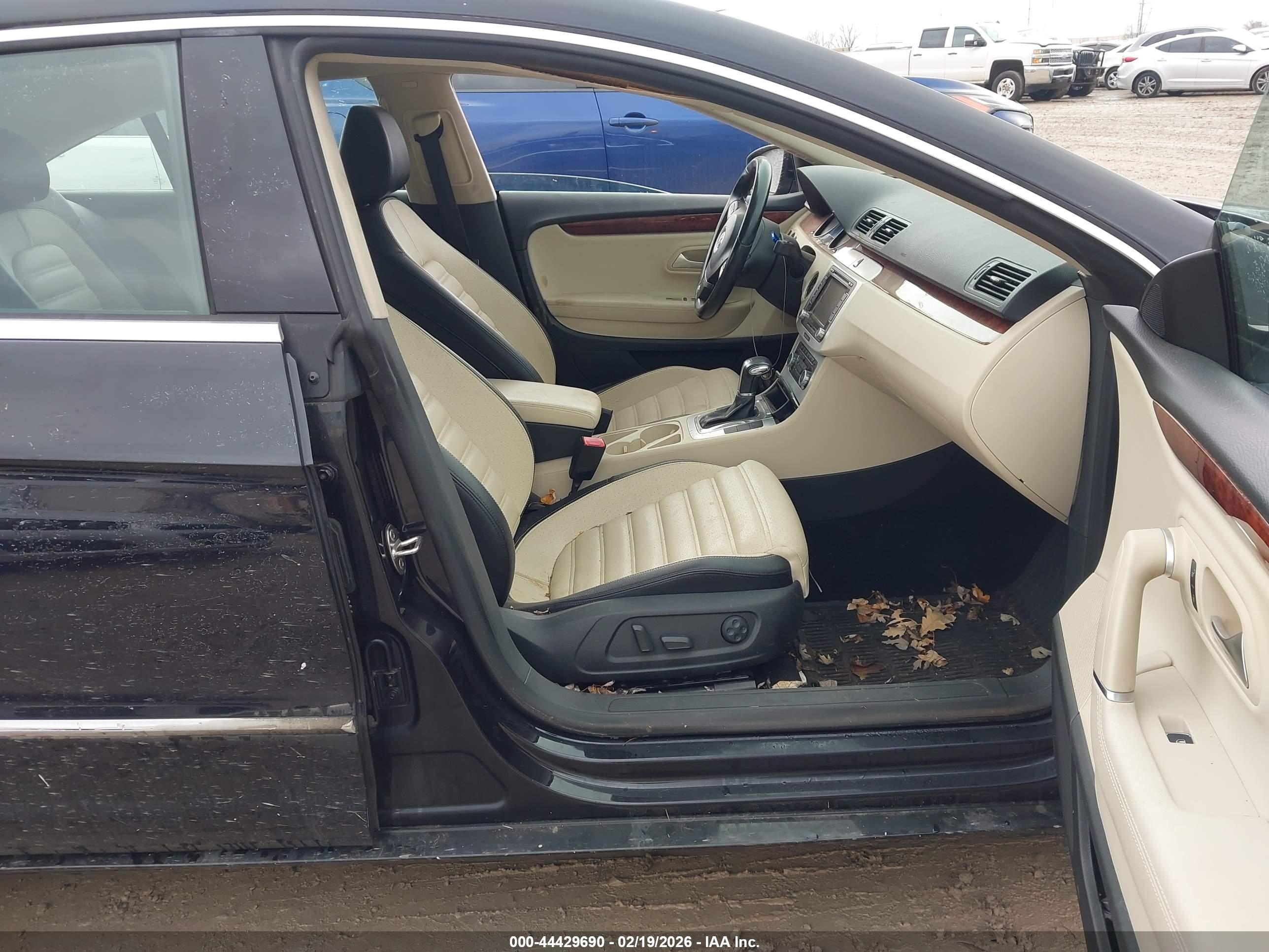 VOLKSWAGEN CC image 5