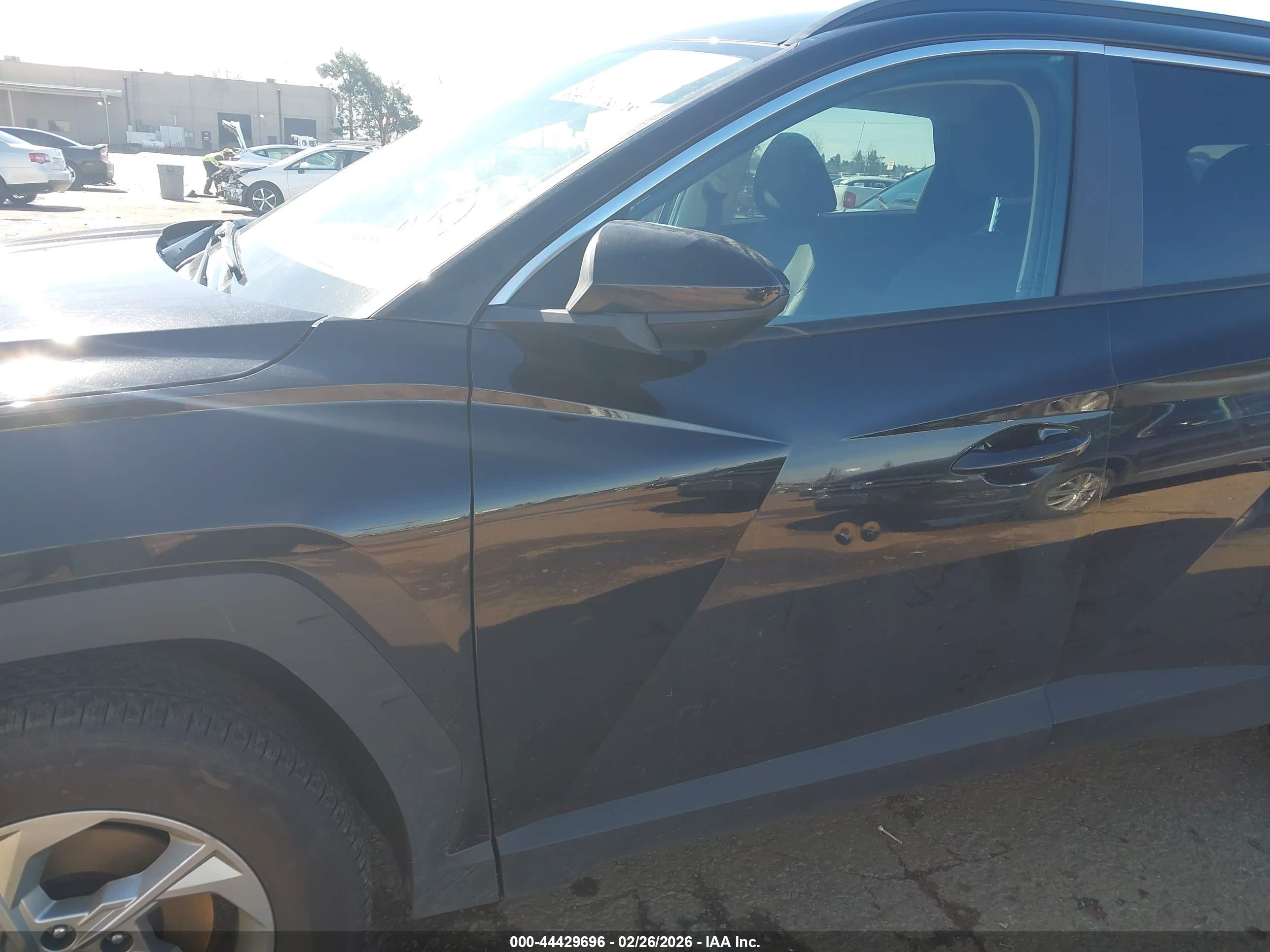 HYUNDAI TUCSON image 6