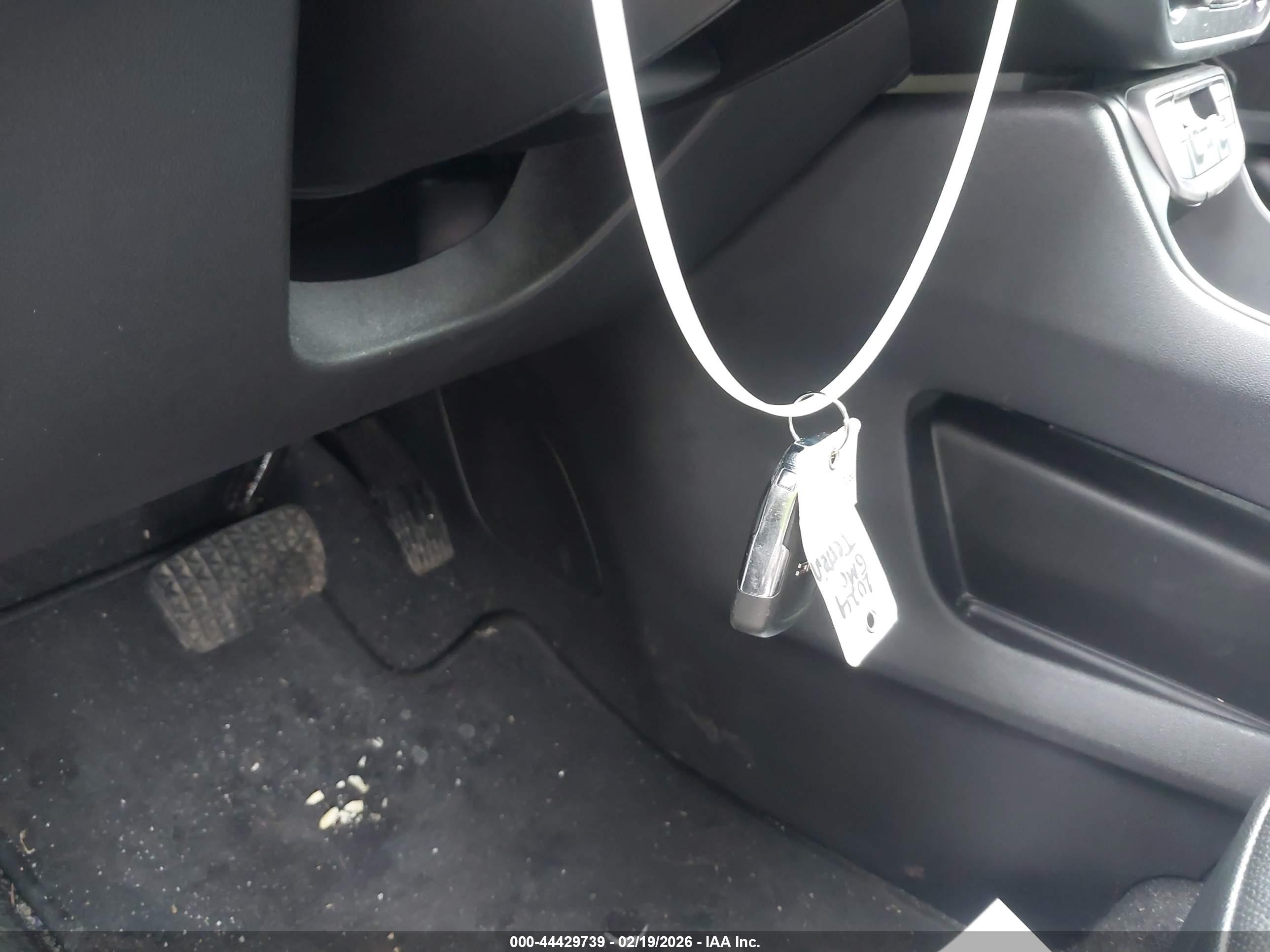 GMC TERRAIN image 11