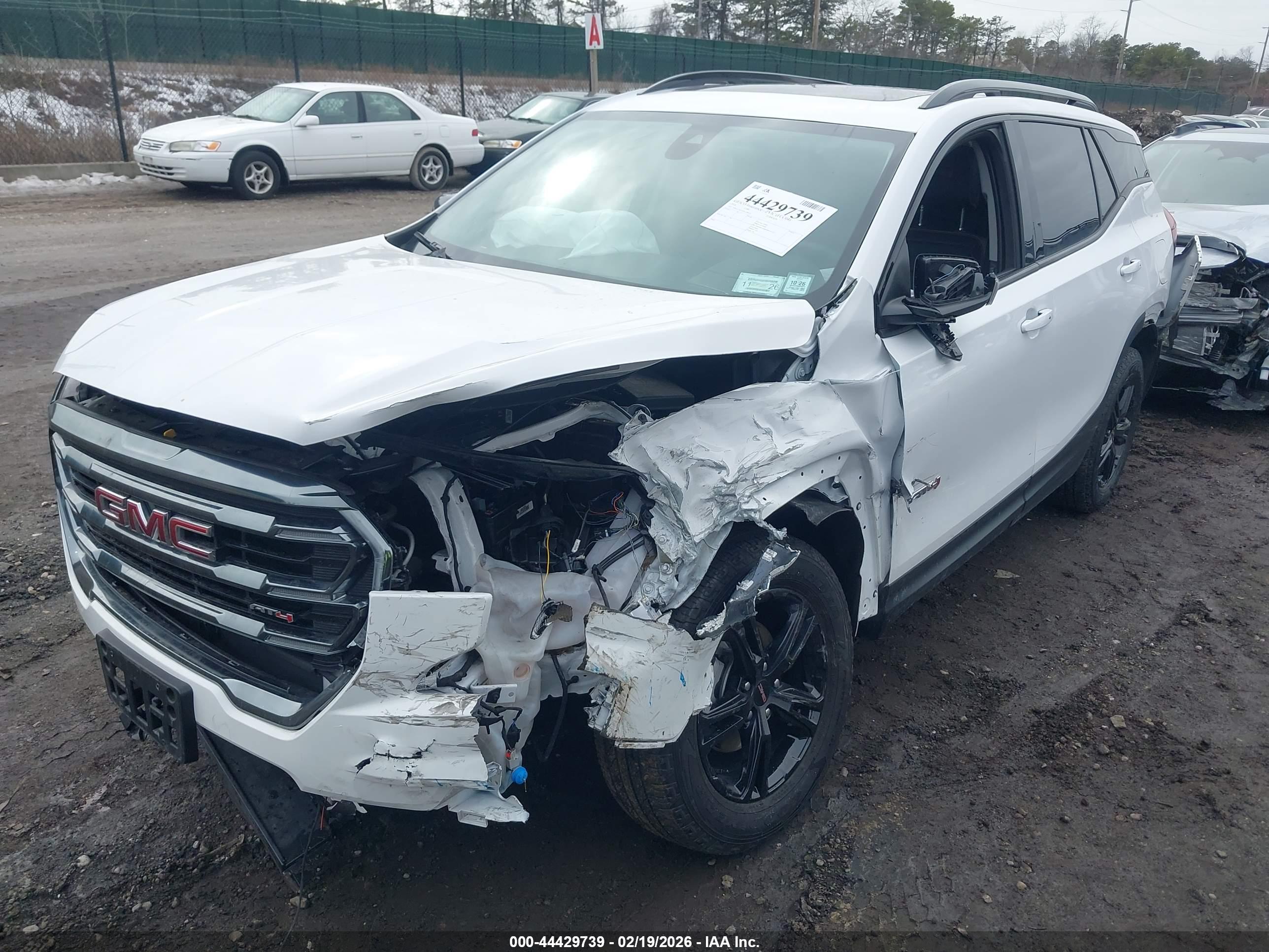 GMC TERRAIN image 2