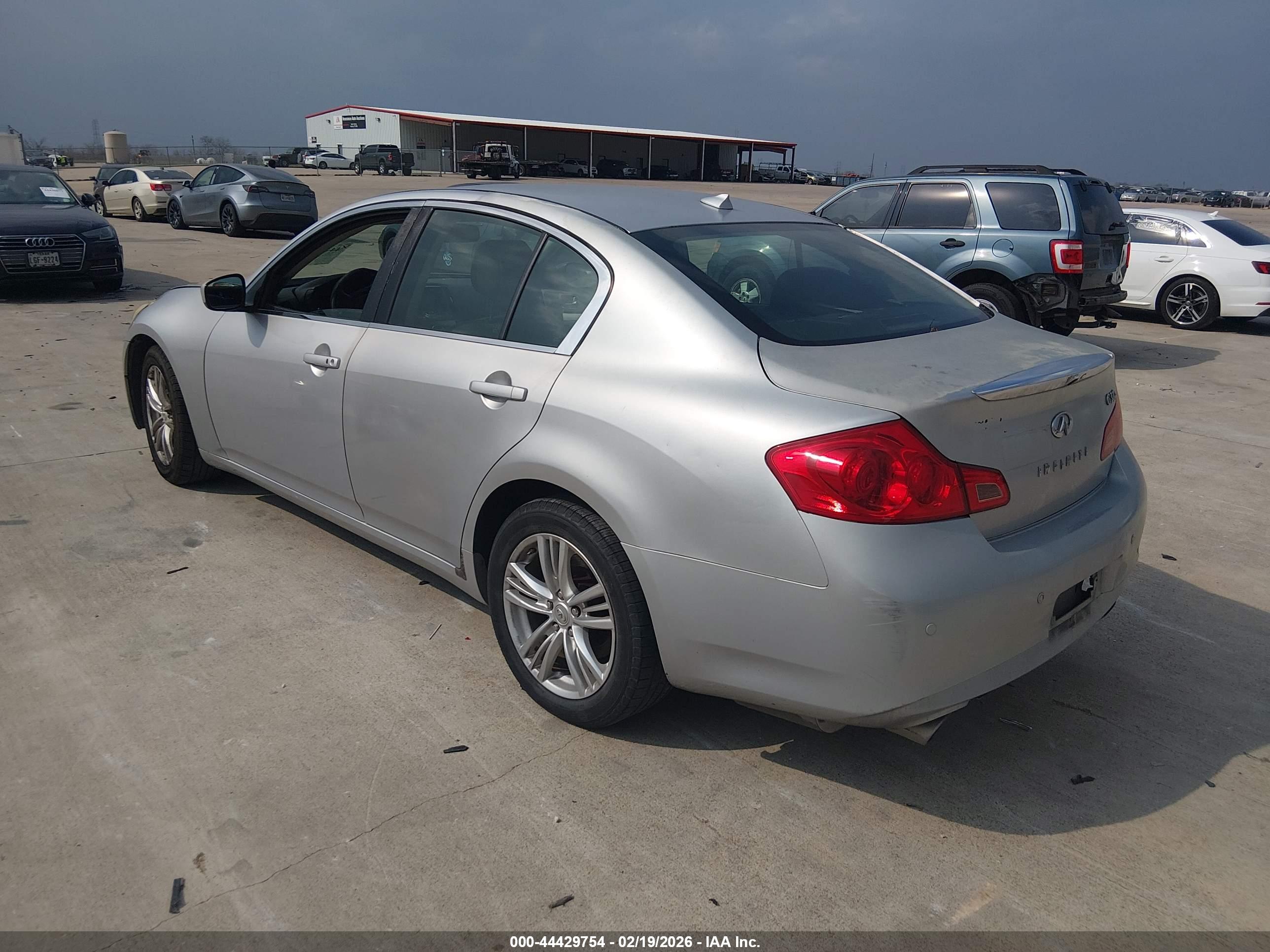 INFINITI G37X image 3