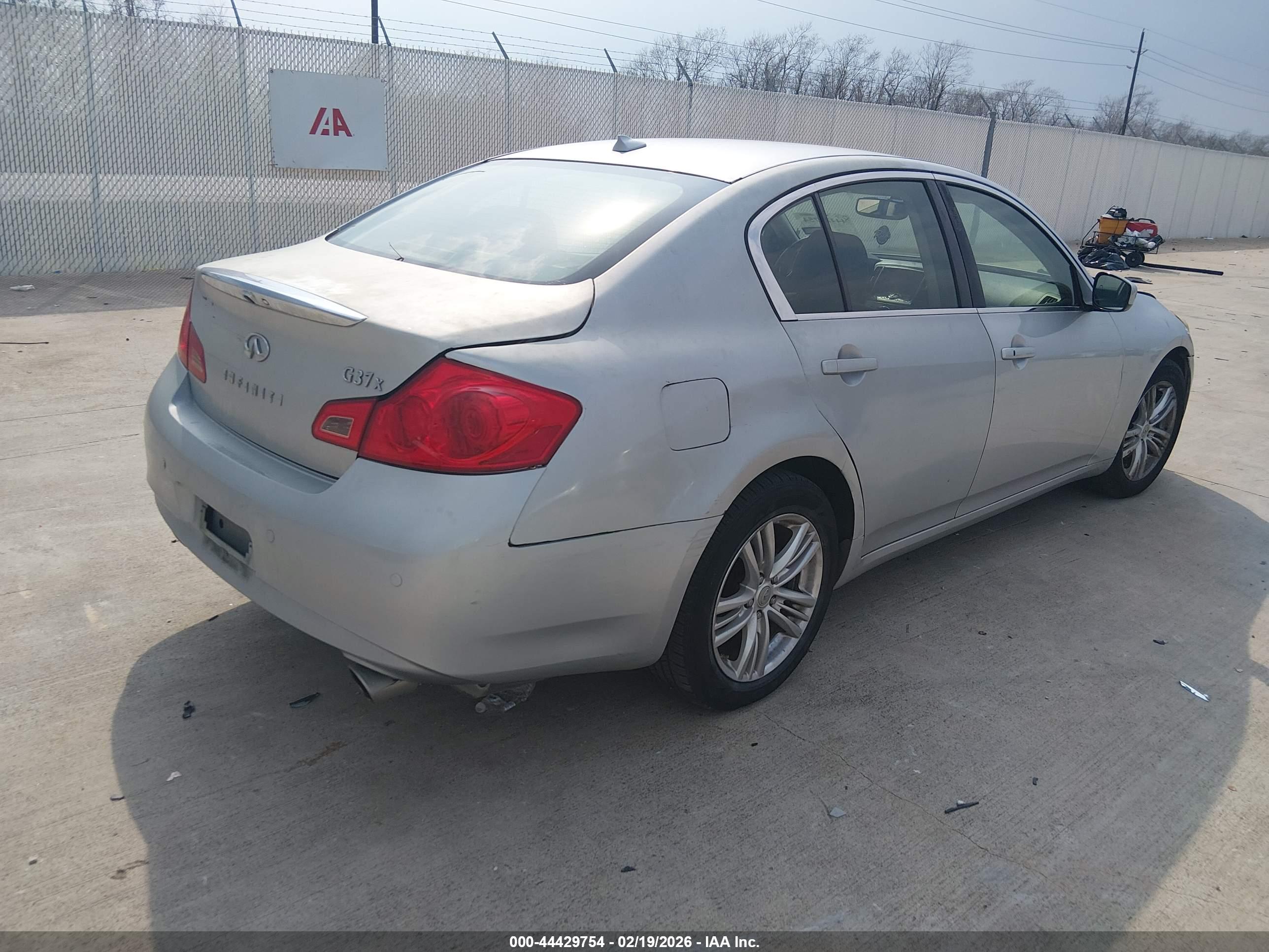 INFINITI G37X image 4