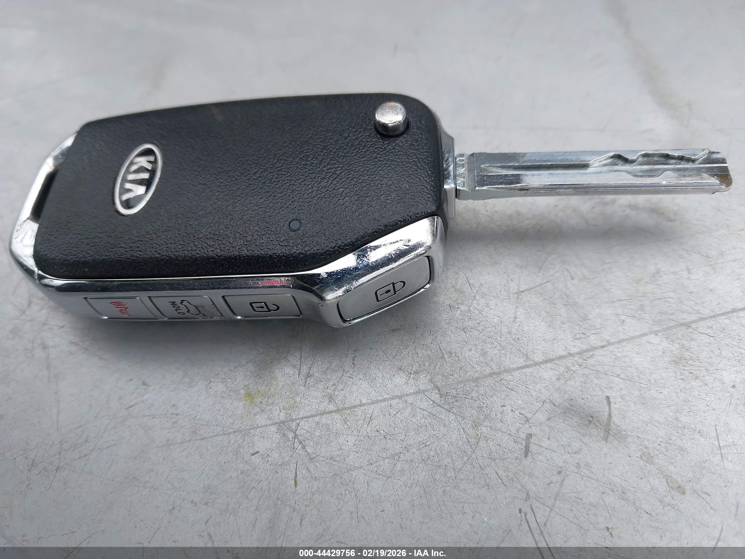 KIA SPORTAGE image 11