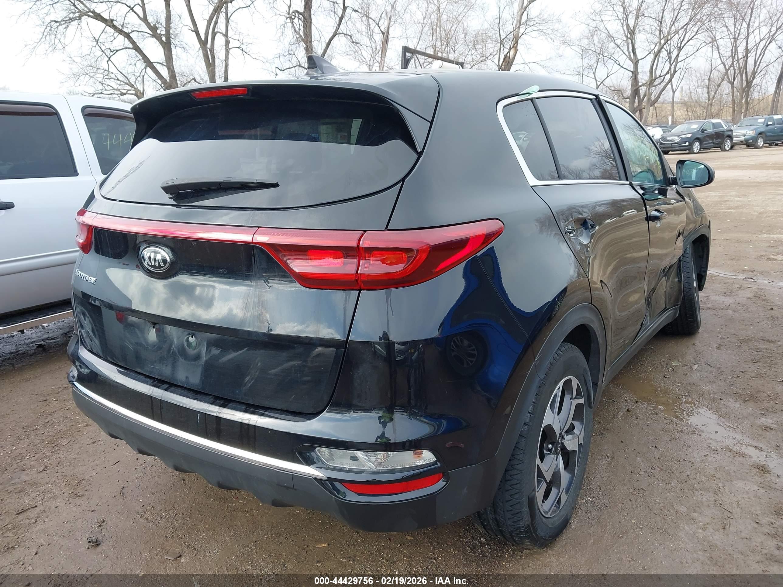 KIA SPORTAGE image 4