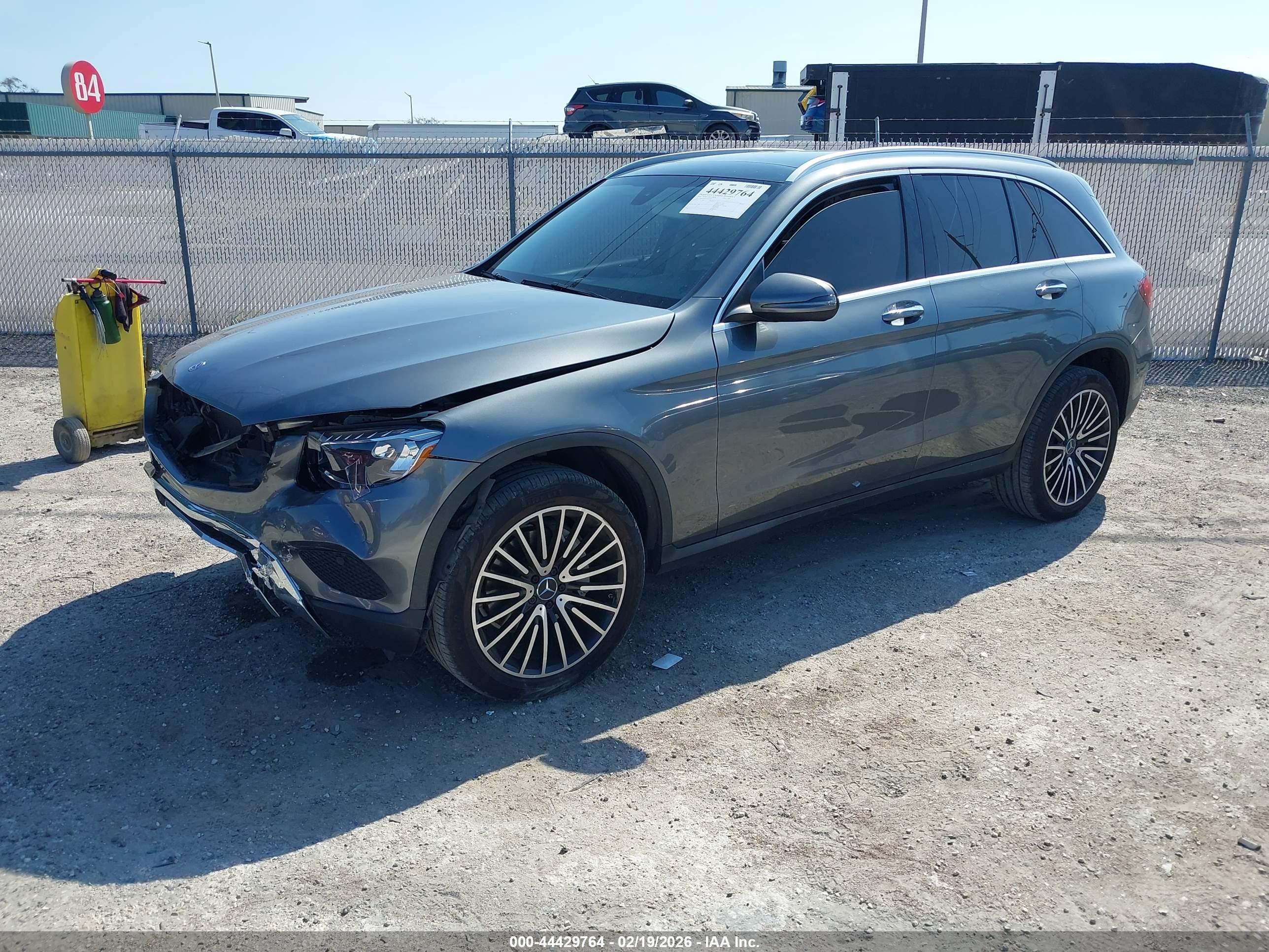 MERCEDES-BENZ GLC image 2
