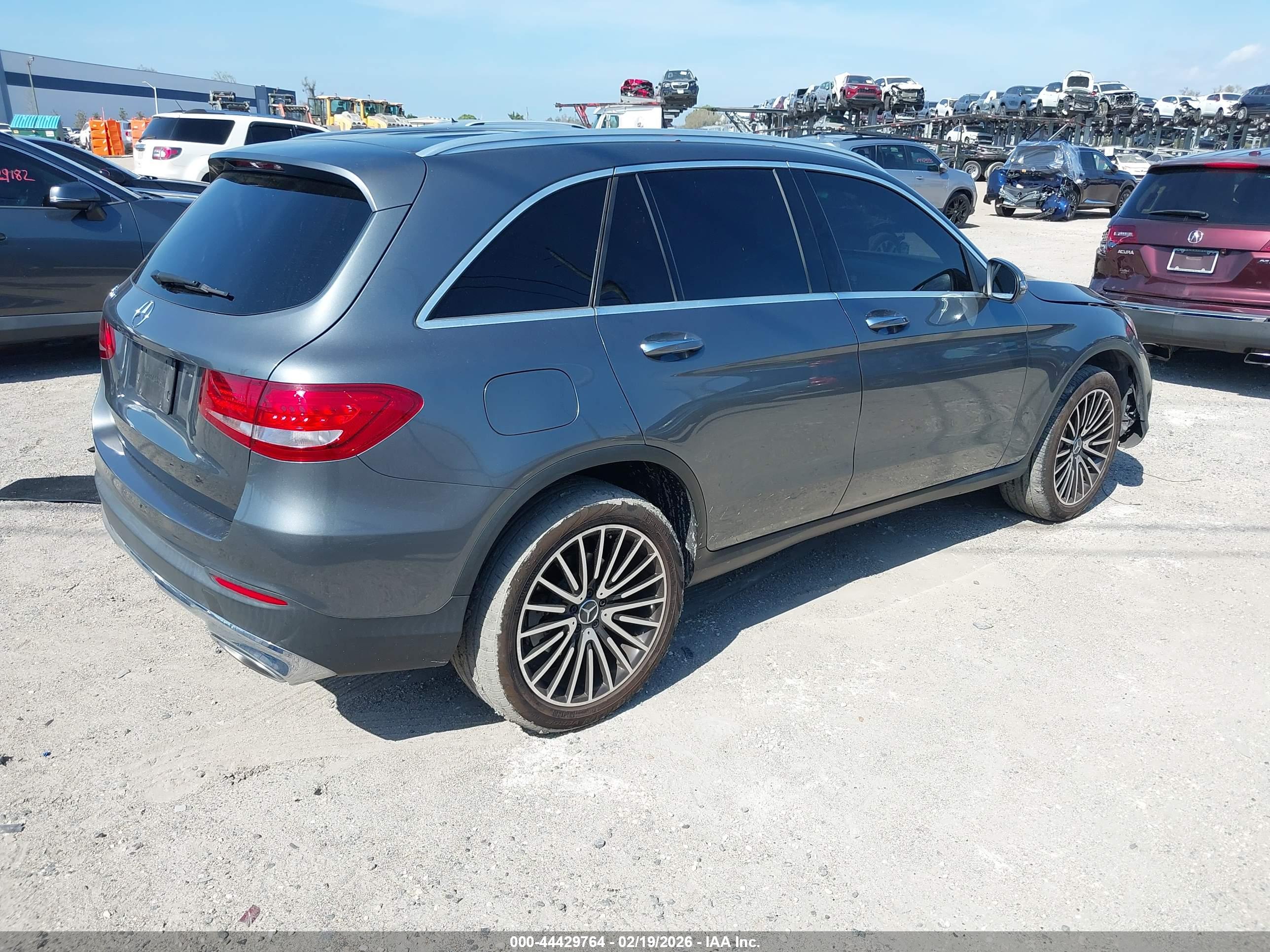 MERCEDES-BENZ GLC image 4