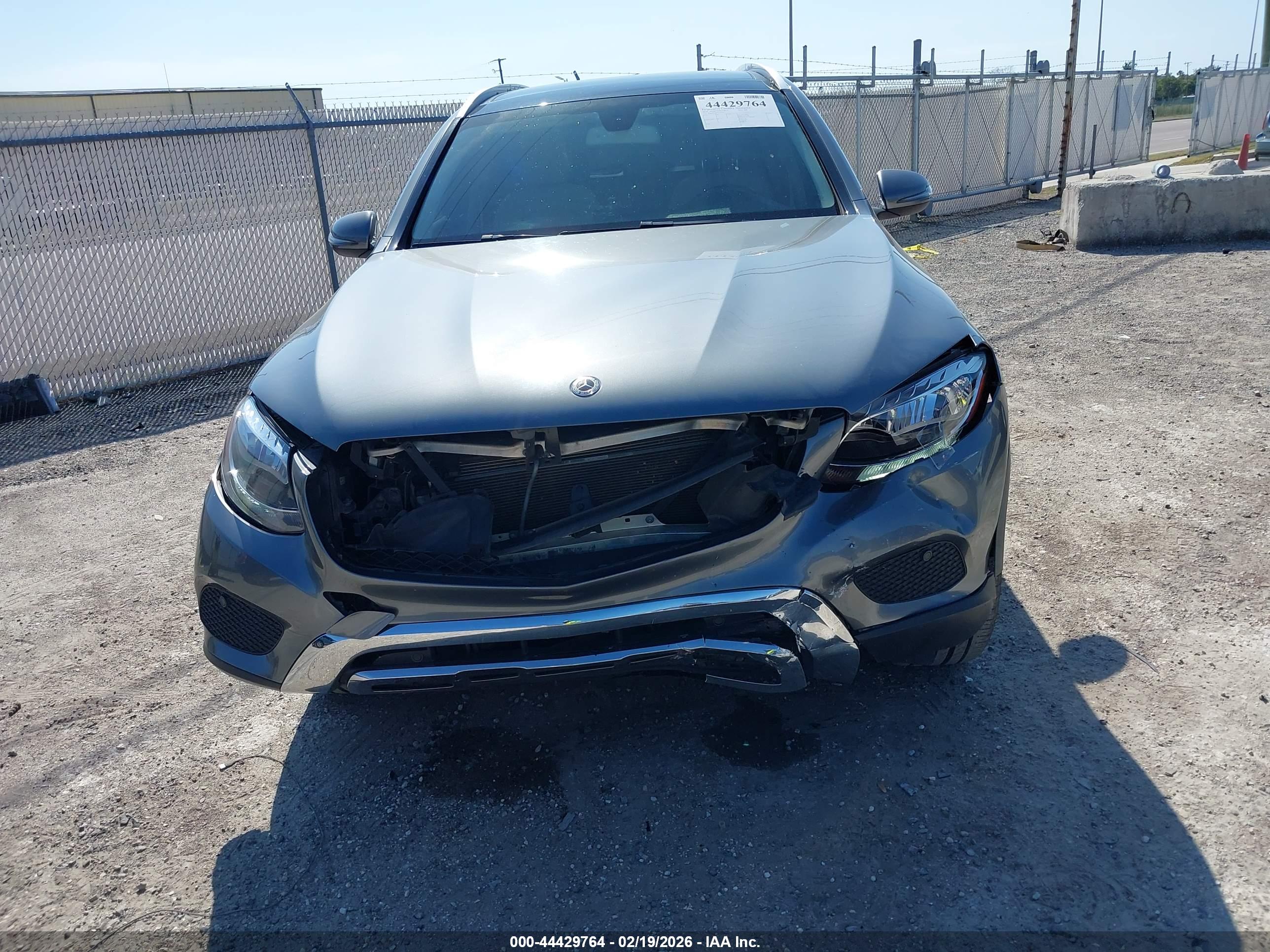 MERCEDES-BENZ GLC image 6