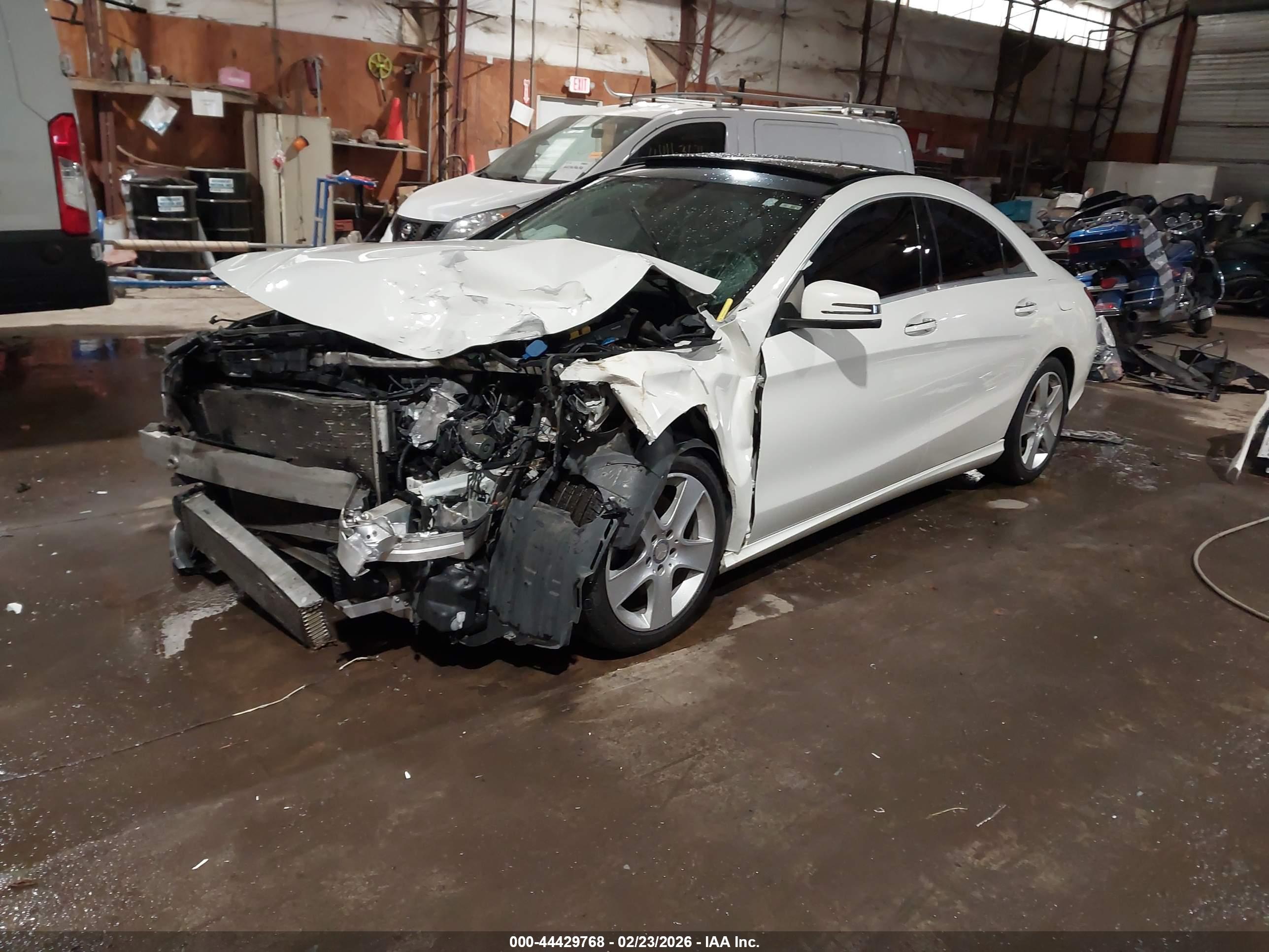 MERCEDES-BENZ CLA image 2