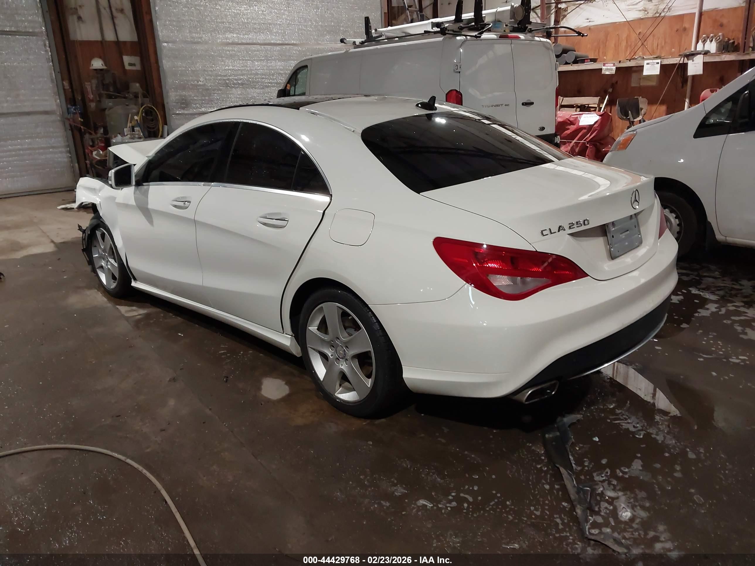MERCEDES-BENZ CLA image 3