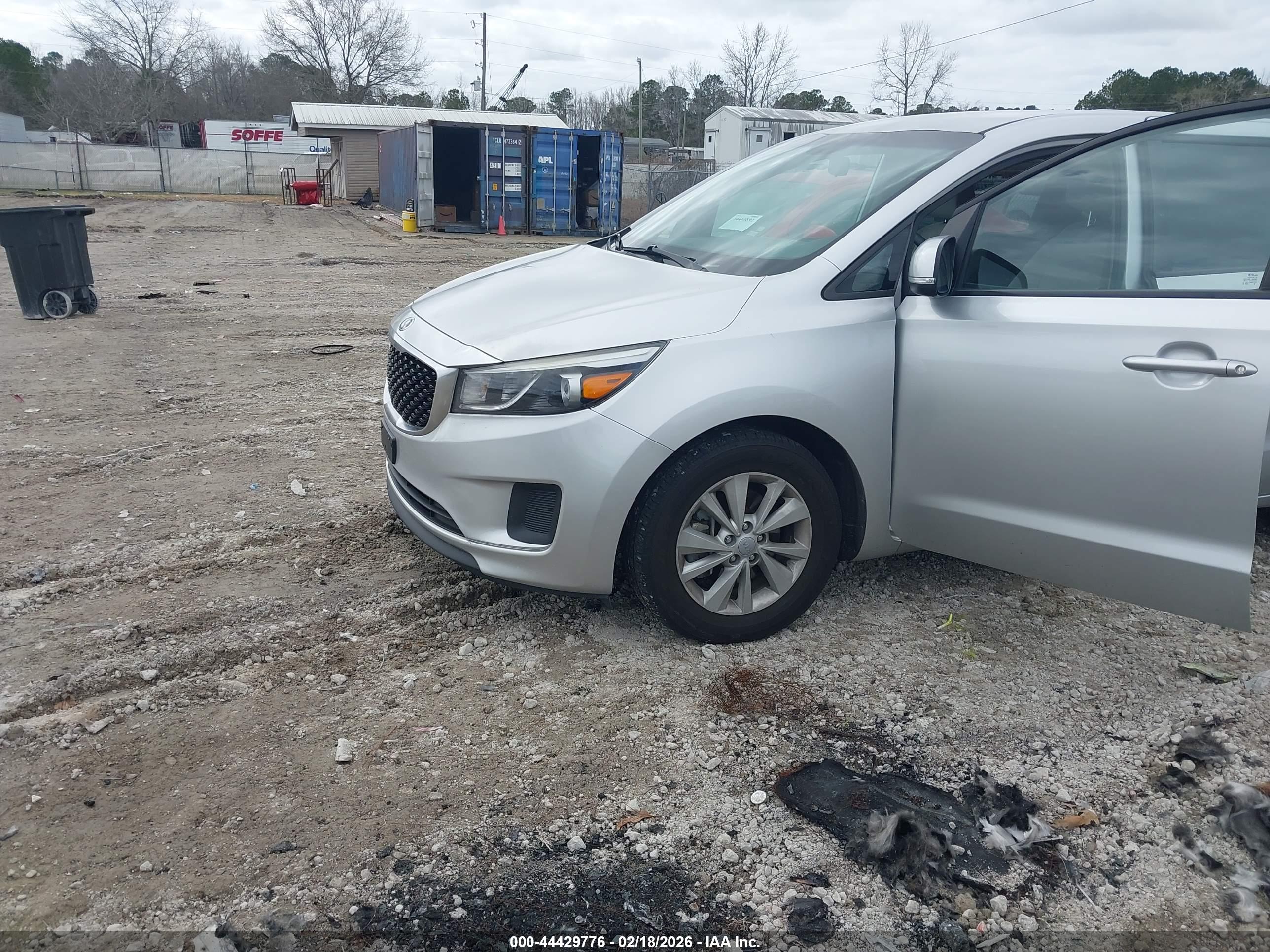 KIA SEDONA image 6