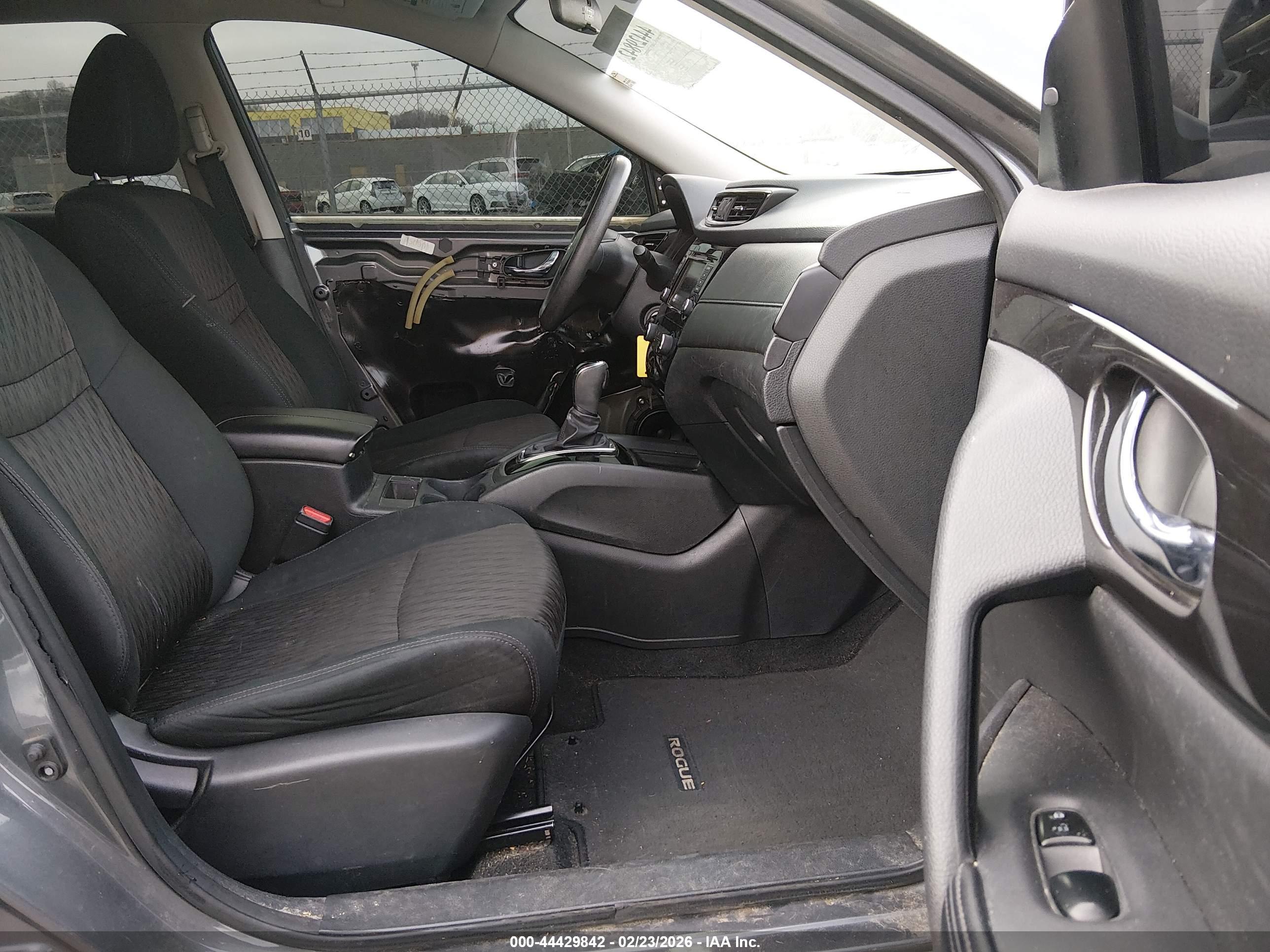 NISSAN ROGUE image 5
