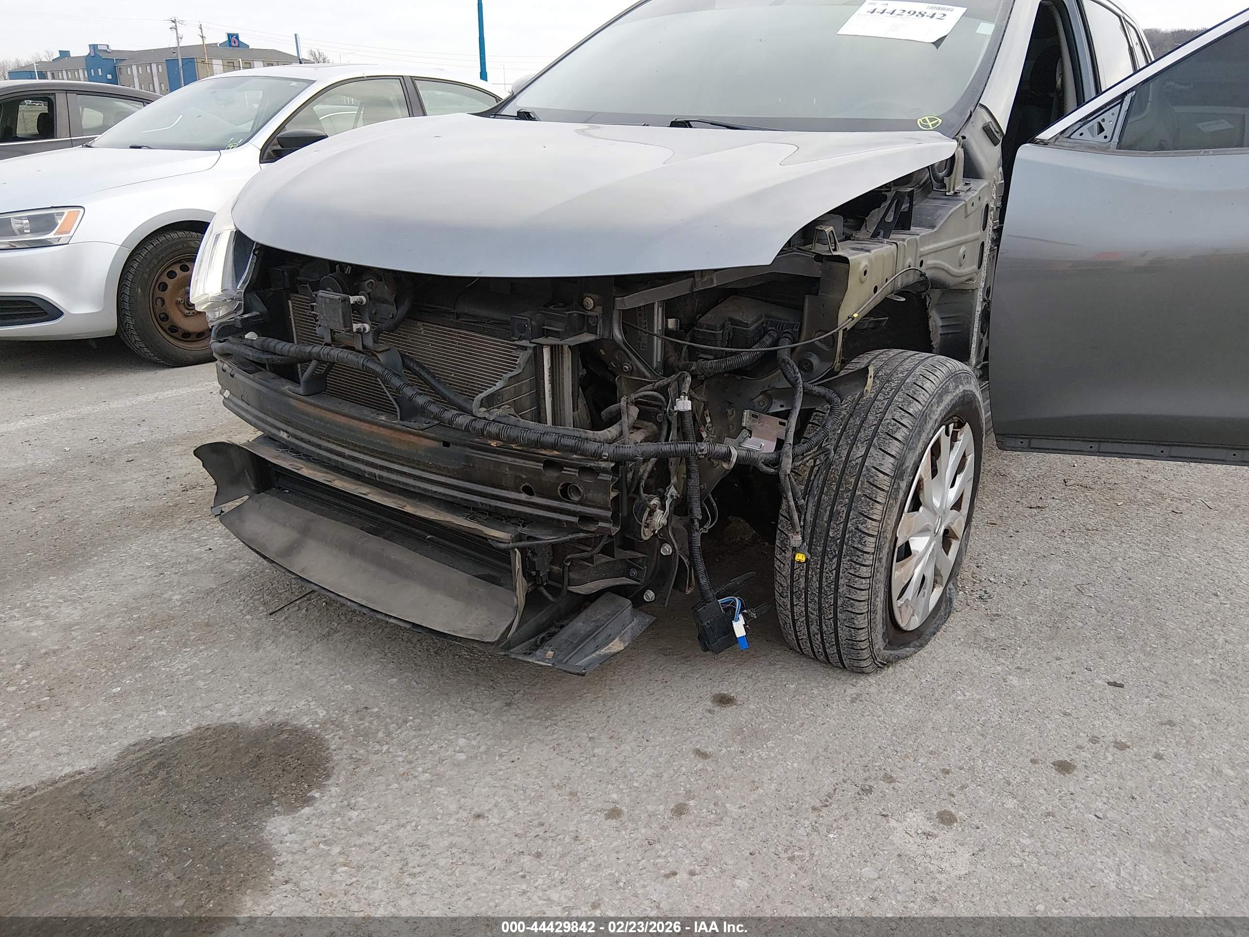 NISSAN ROGUE image 6