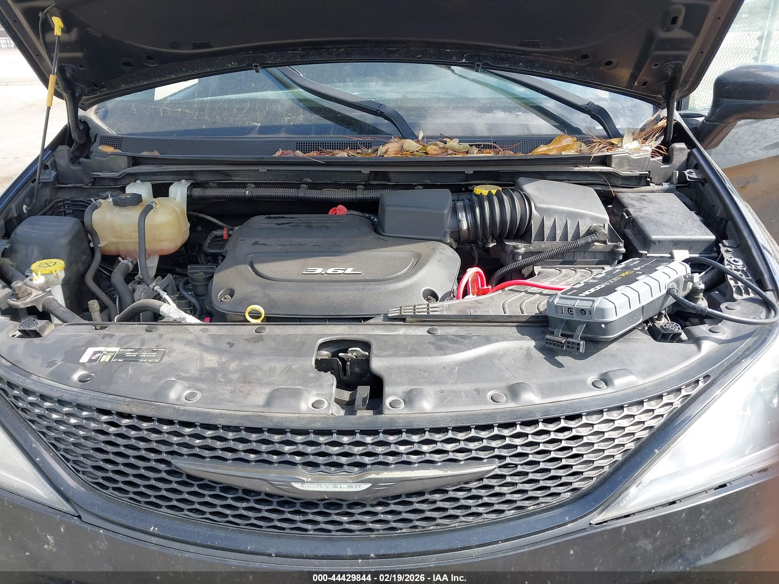 CHRYSLER PACIFICA image 10