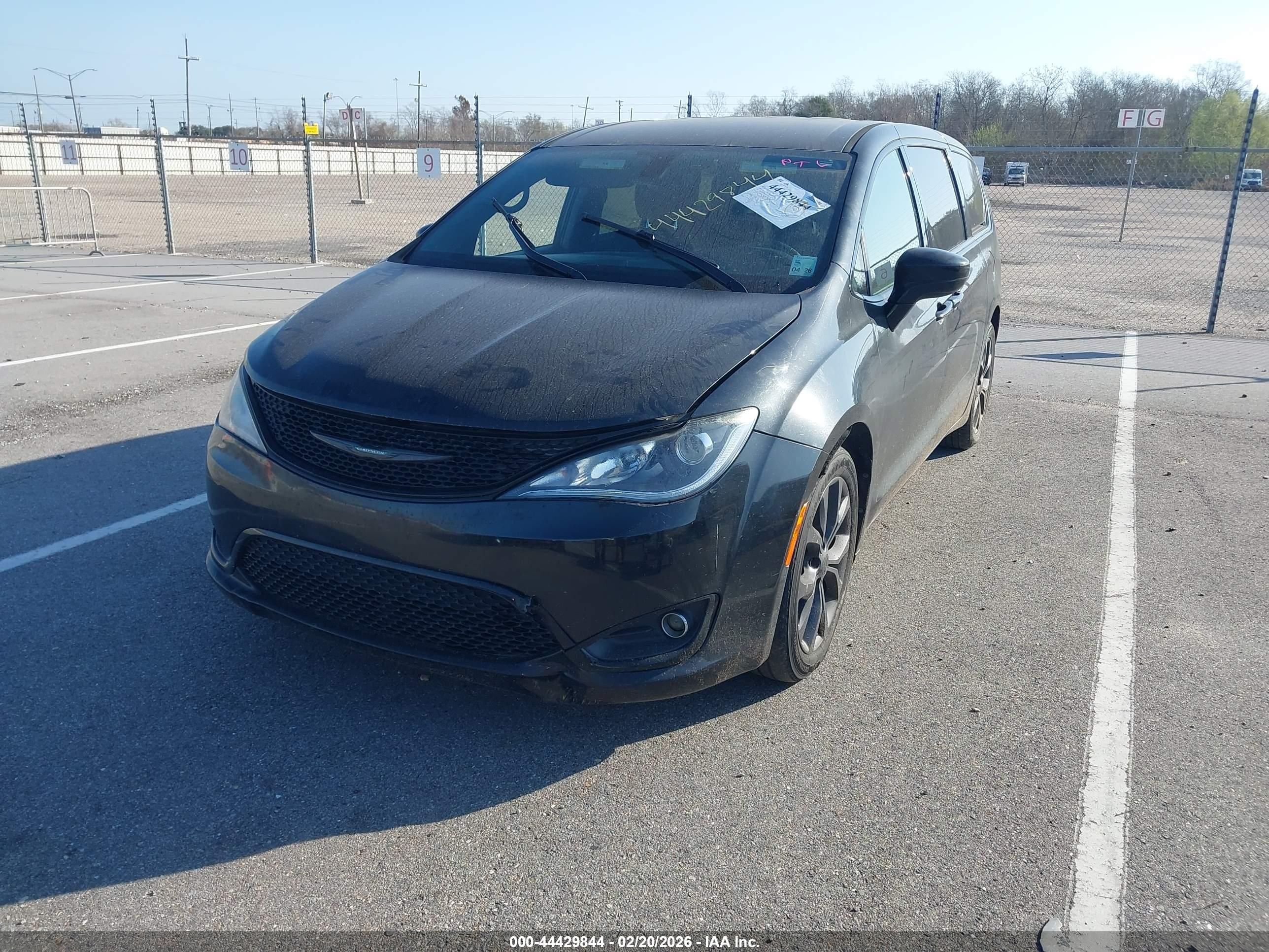 CHRYSLER PACIFICA image 2