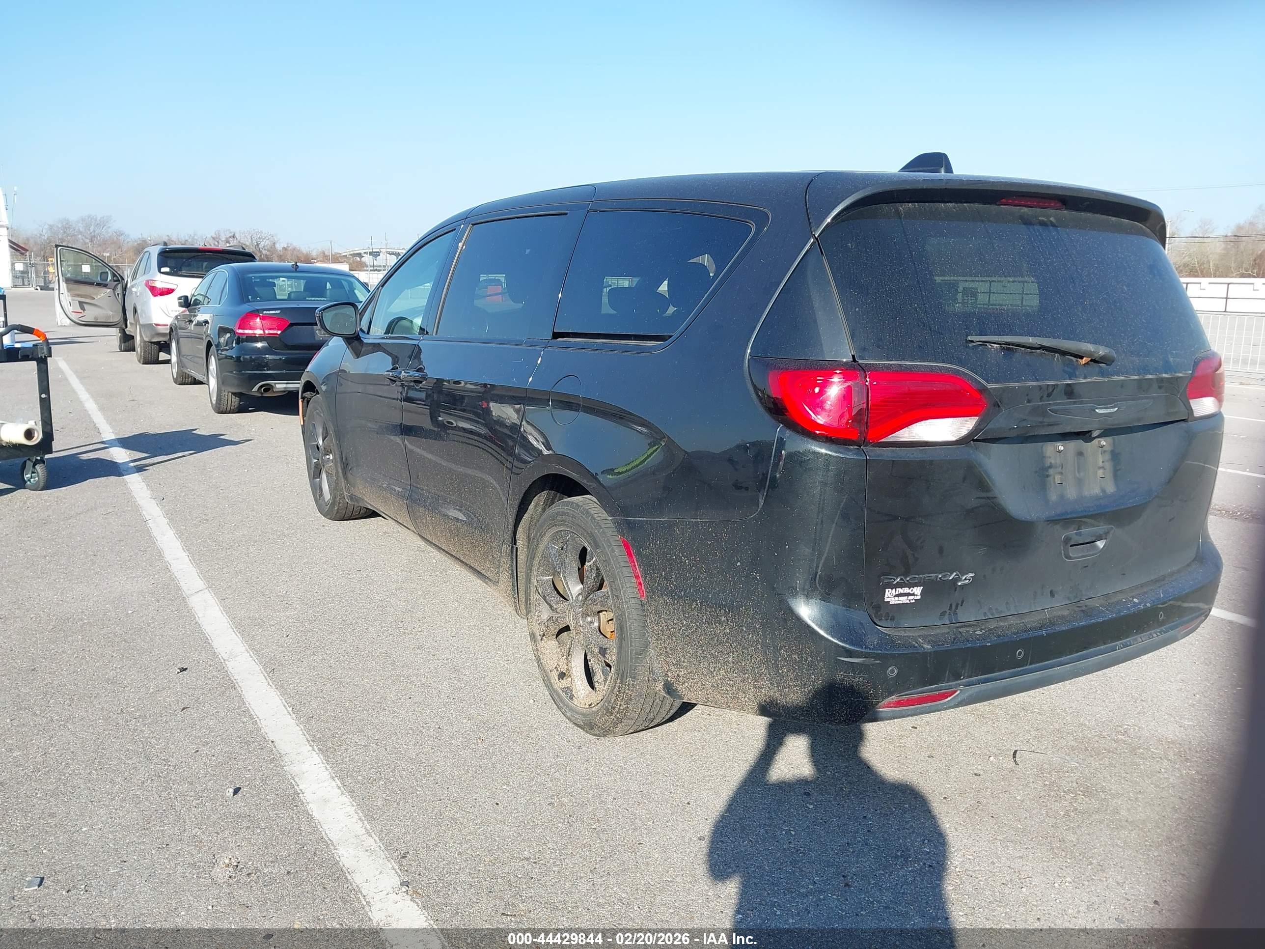 CHRYSLER PACIFICA image 3