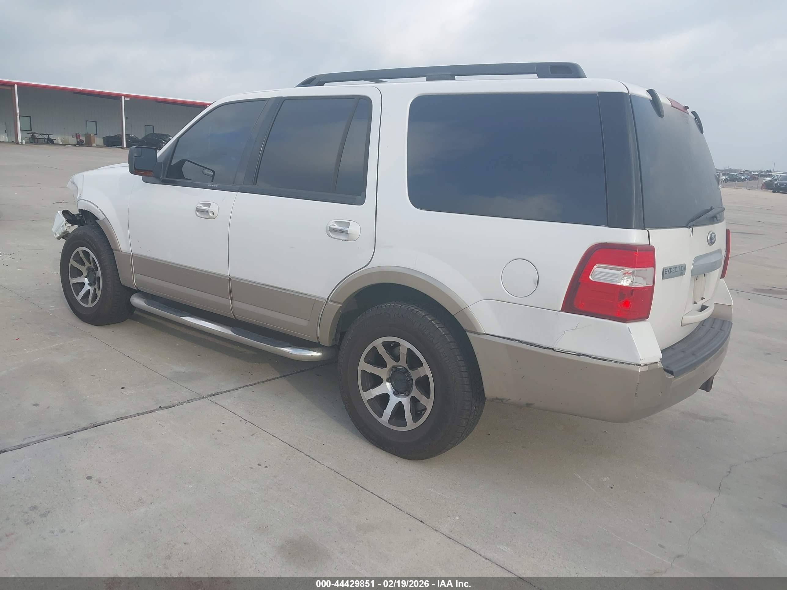 FORD EXPEDITION image 3
