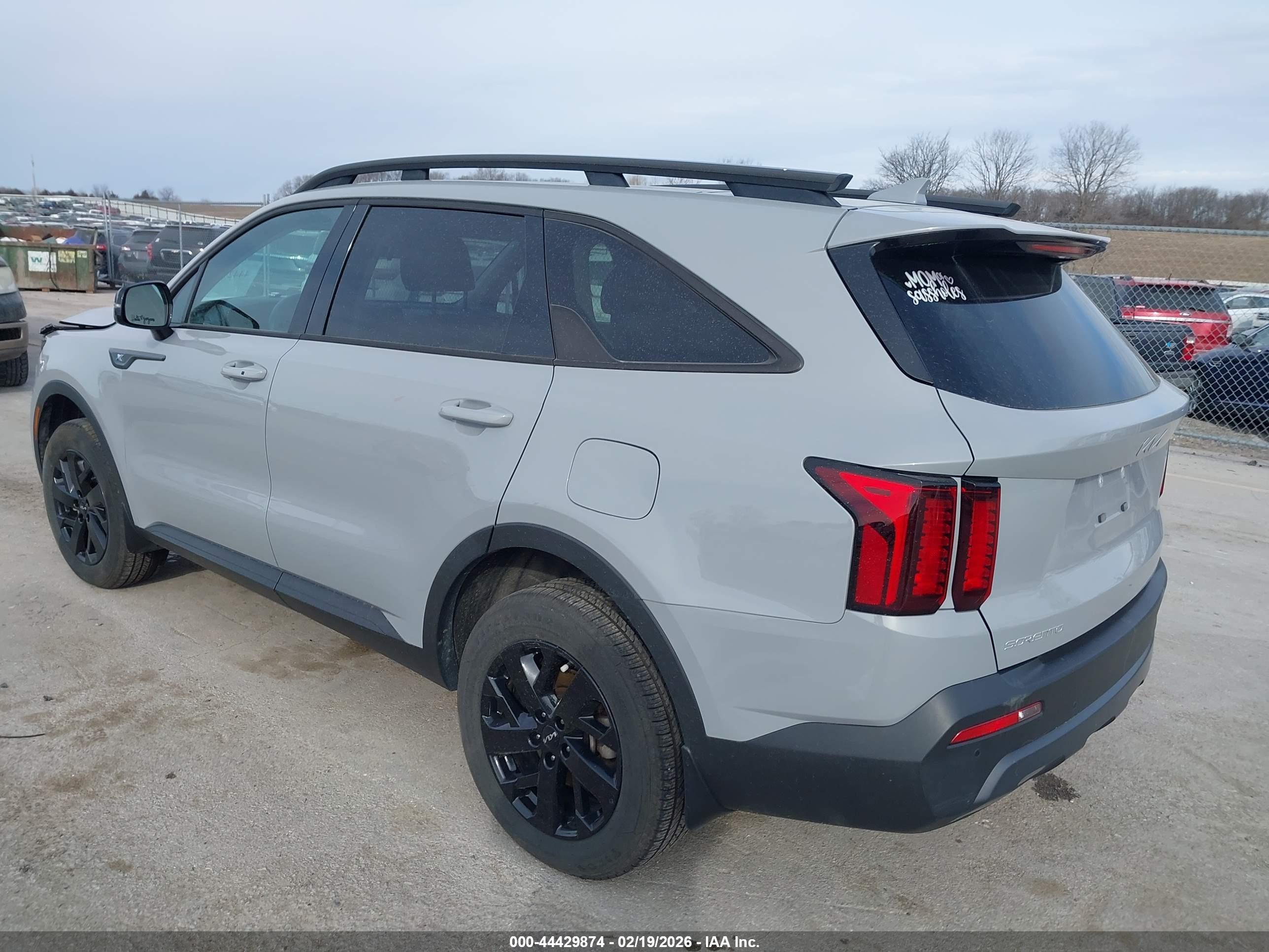 KIA SORENTO image 3