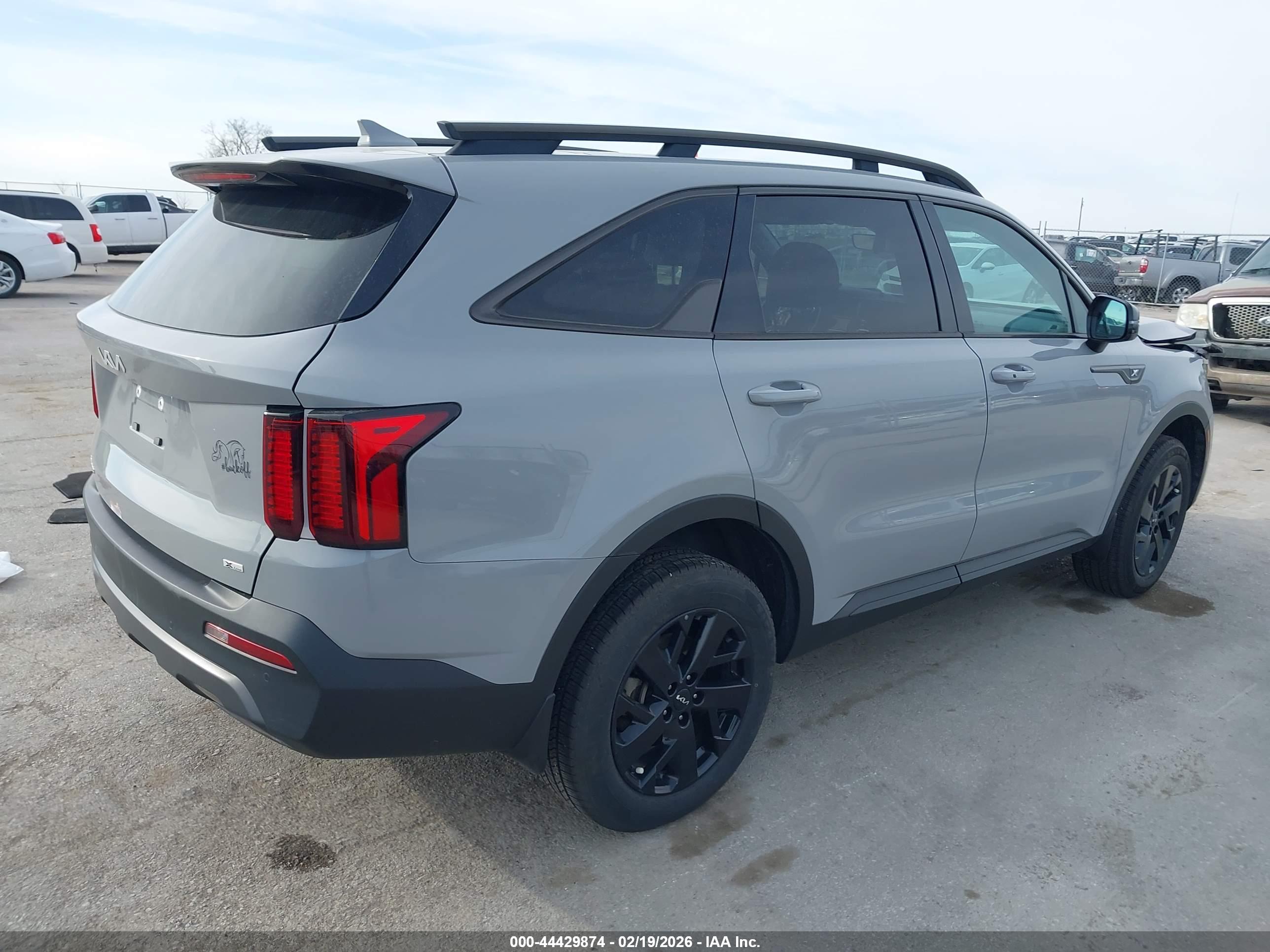 KIA SORENTO image 4