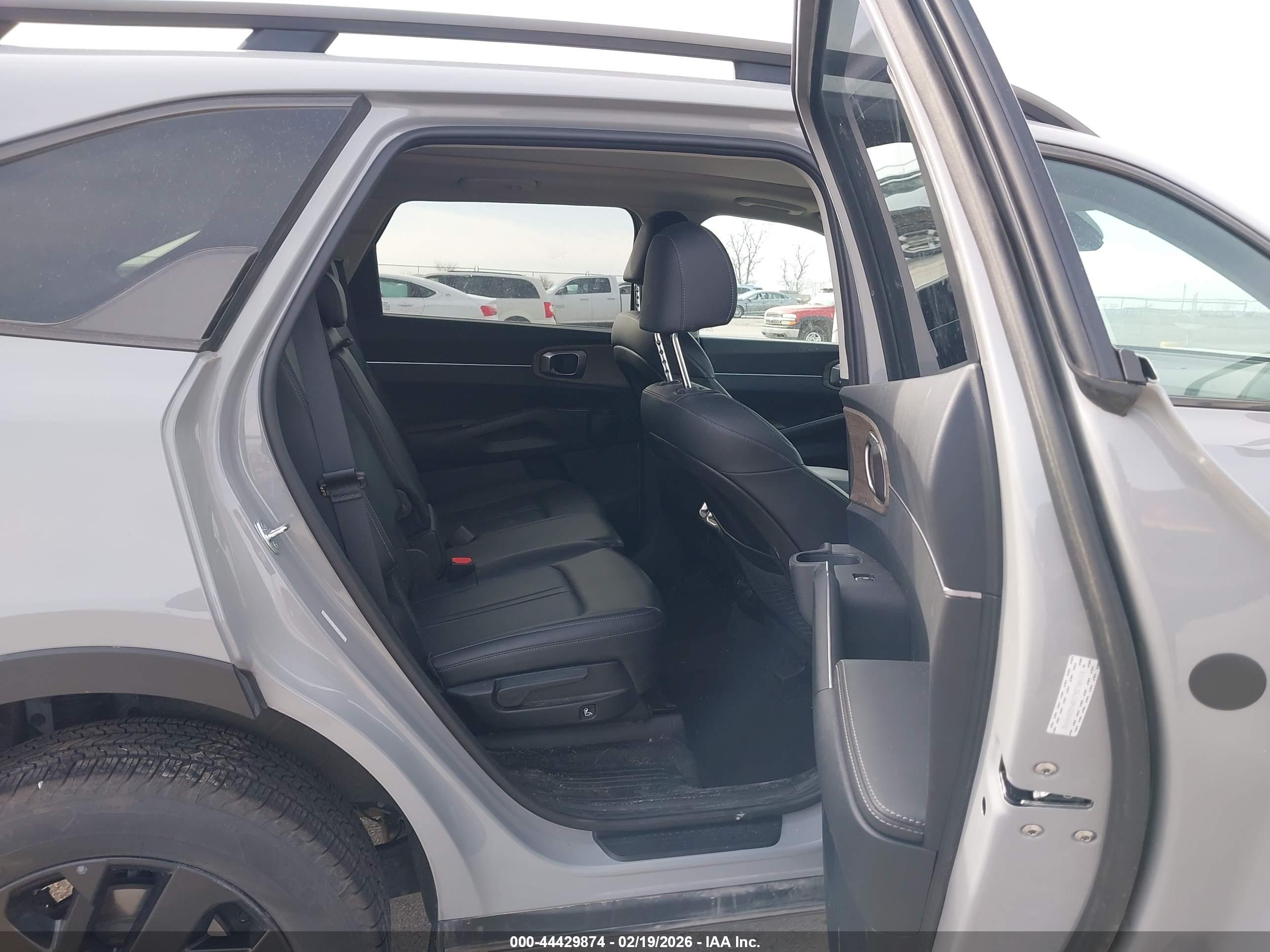 KIA SORENTO image 8