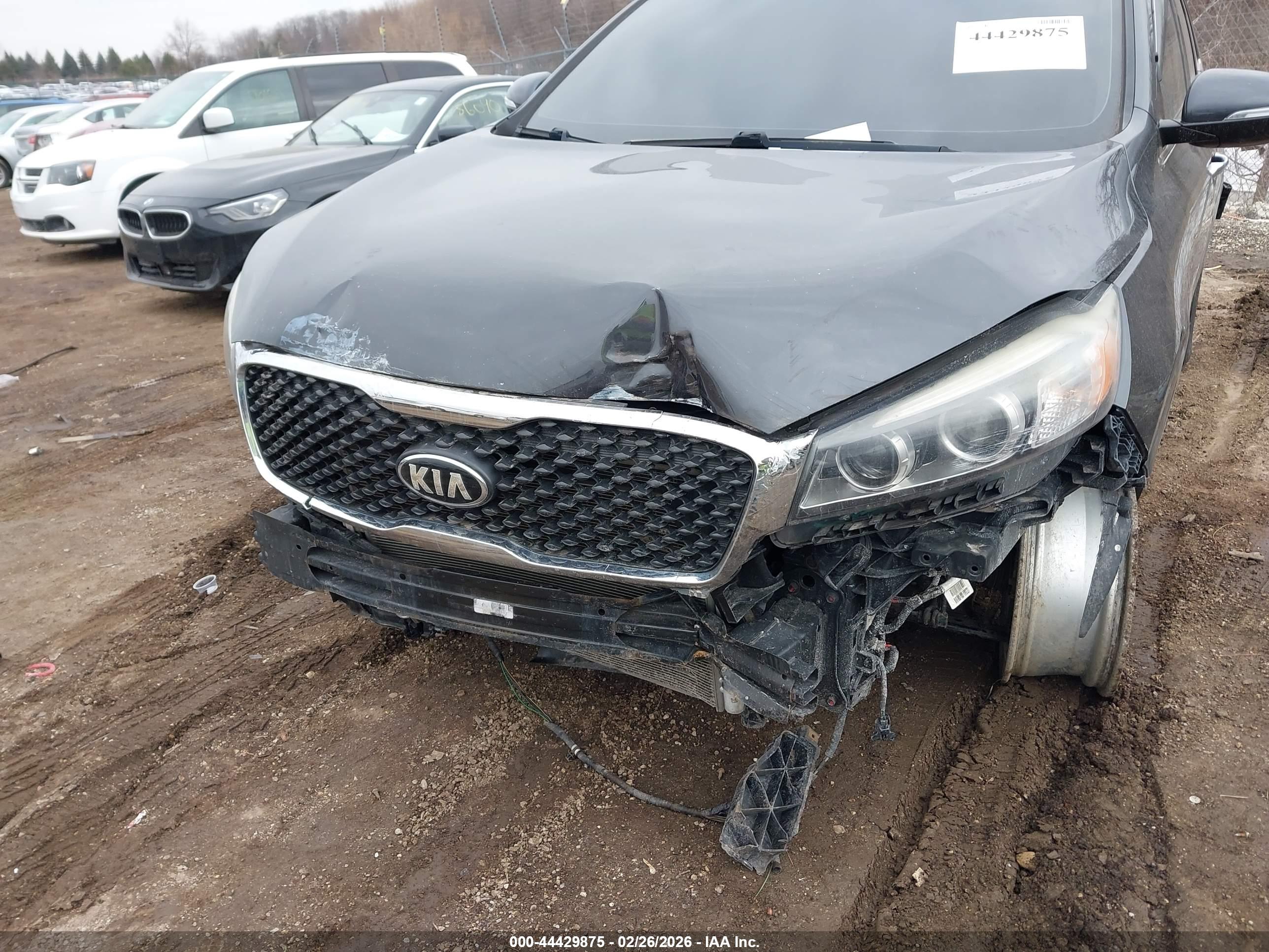 KIA SORENTO image 6