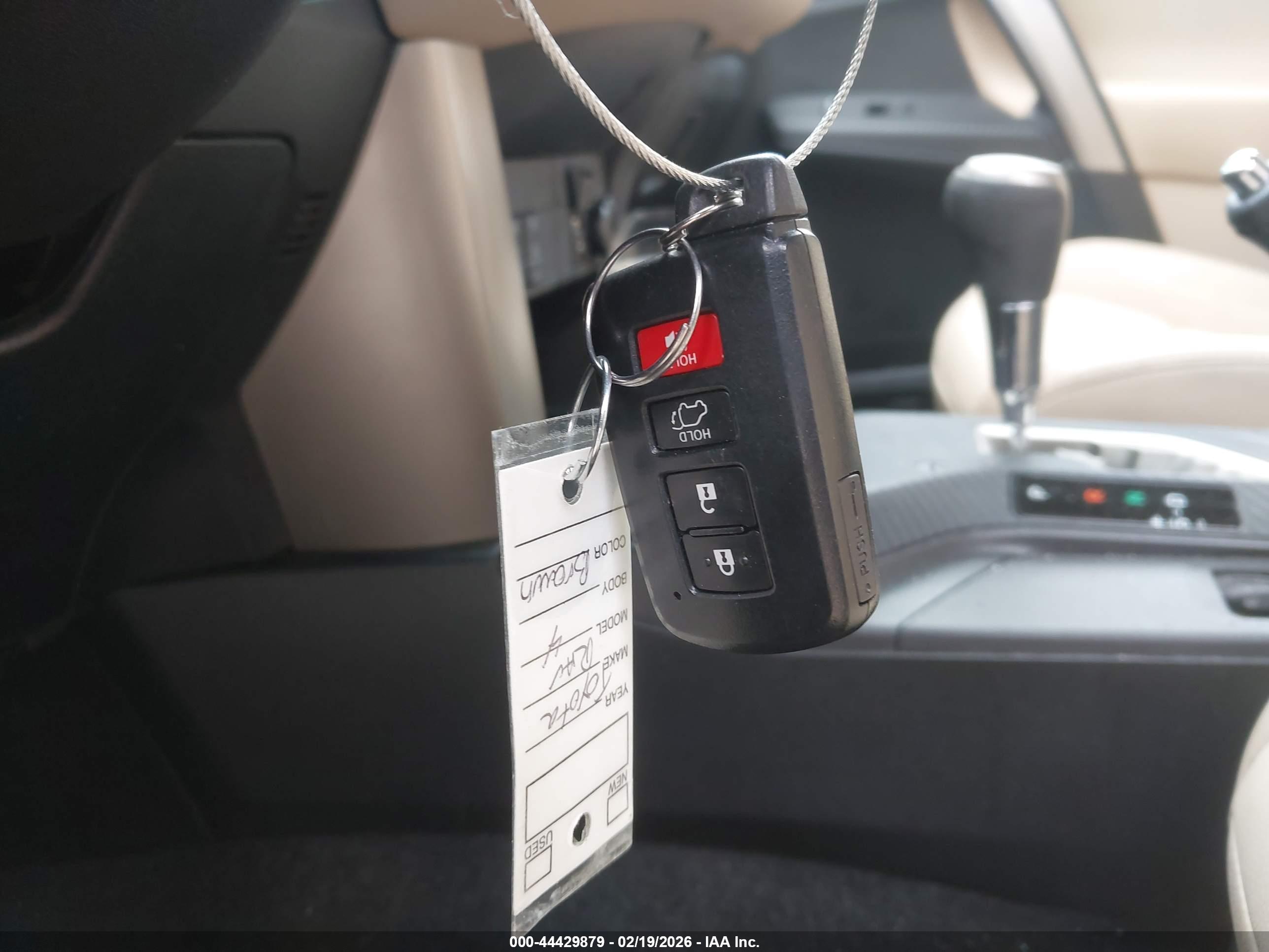 TOYOTA RAV4 image 11