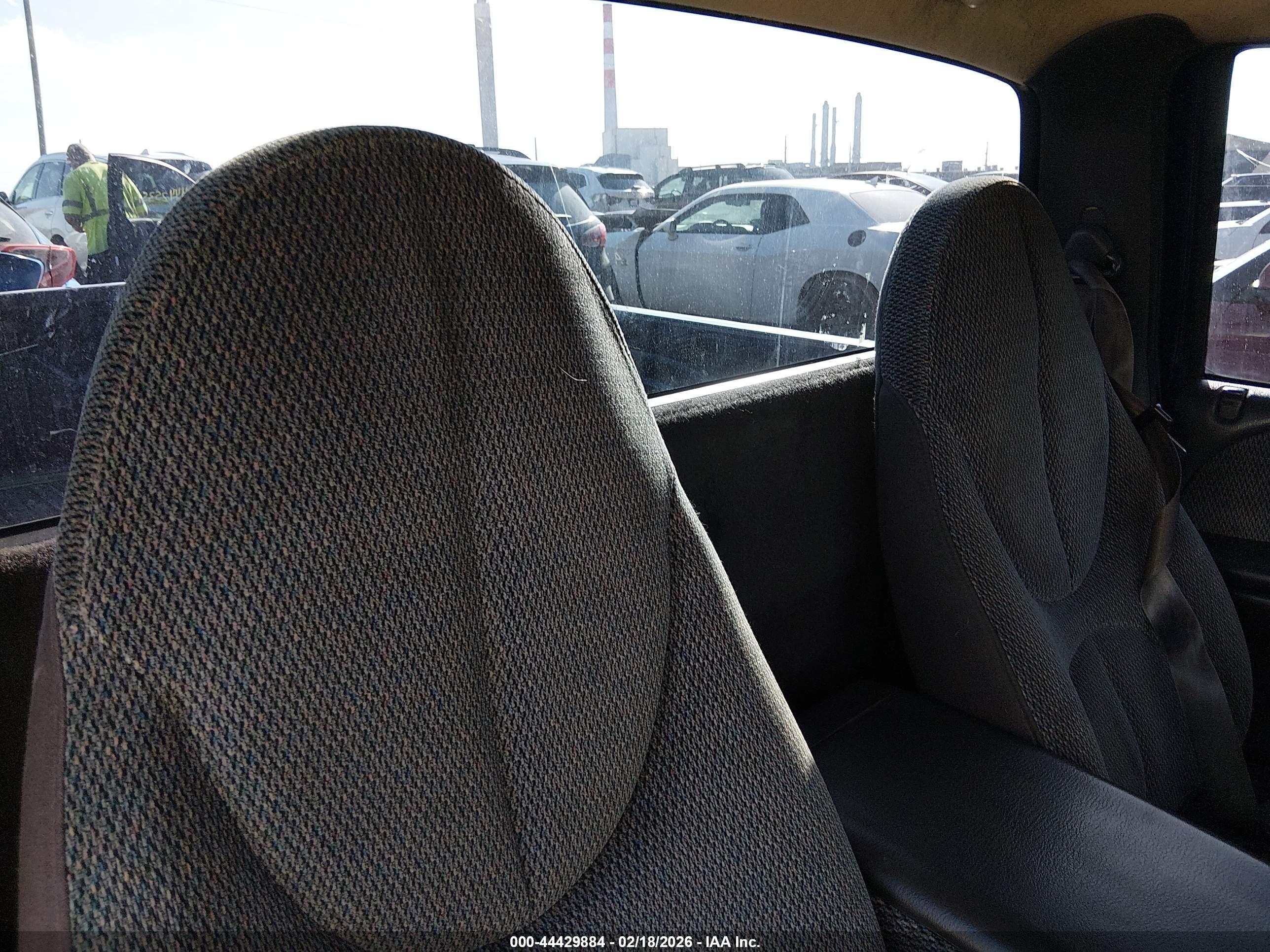 DODGE DAKOTA image 8