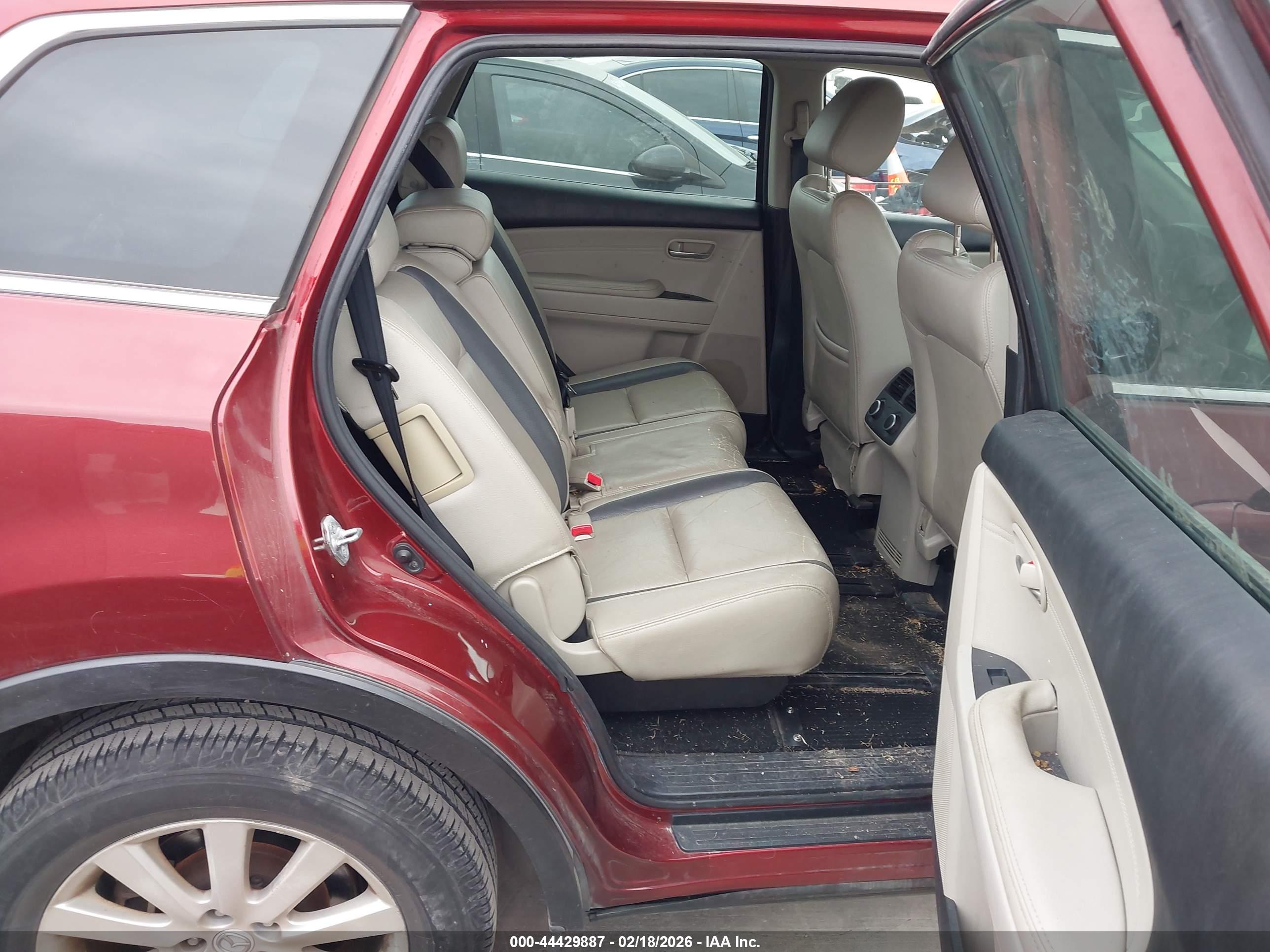 MAZDA CX-9 image 8