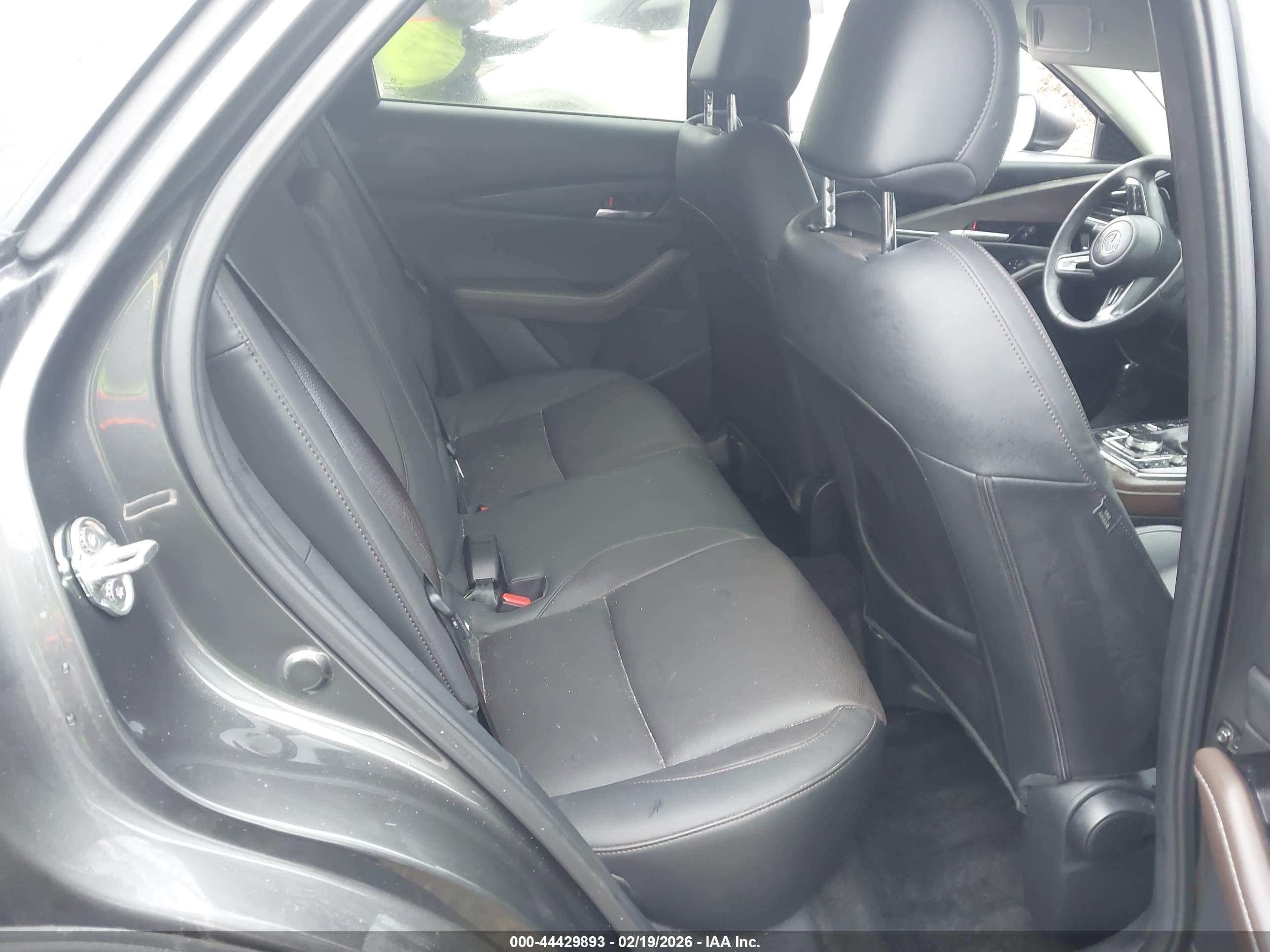 MAZDA CX-30 image 8