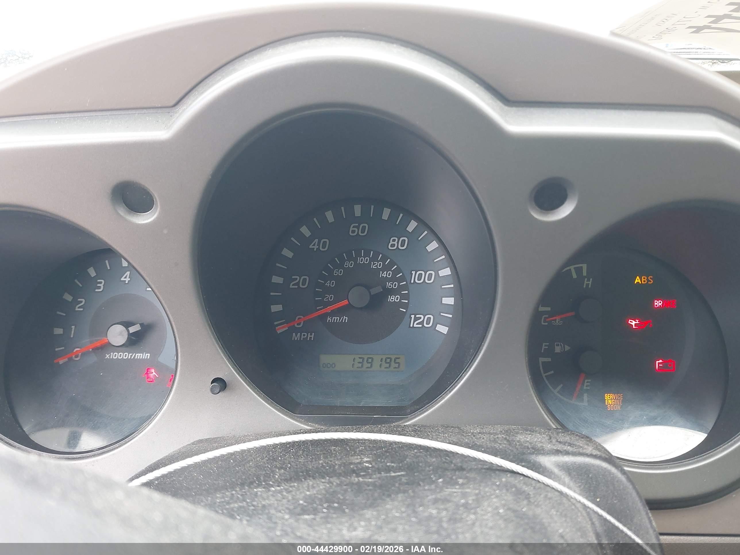 NISSAN FRONTIER image 7