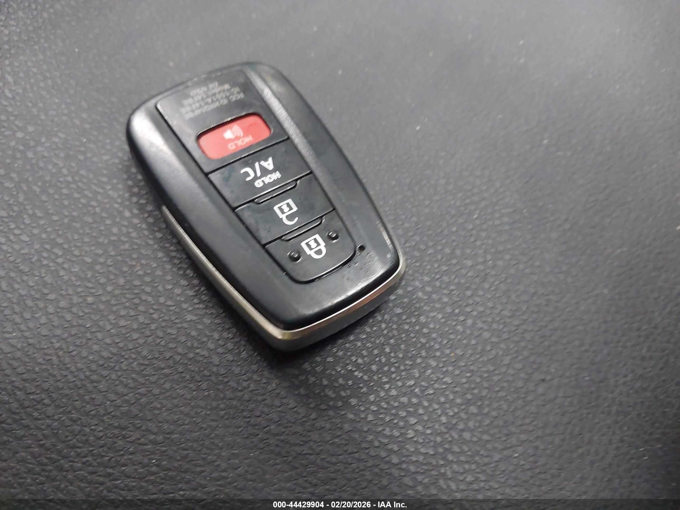 TOYOTA PRIUS image 11