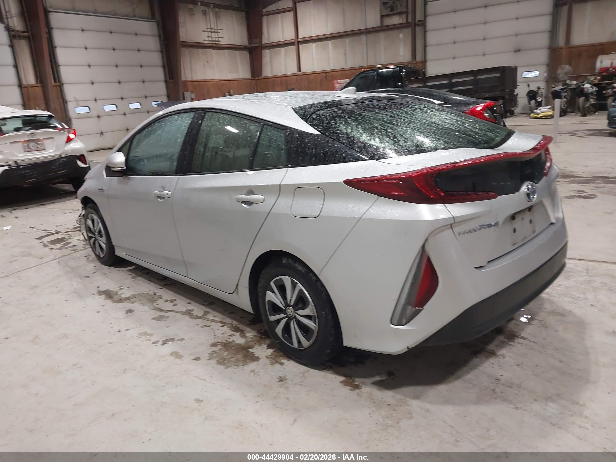 TOYOTA PRIUS image 3