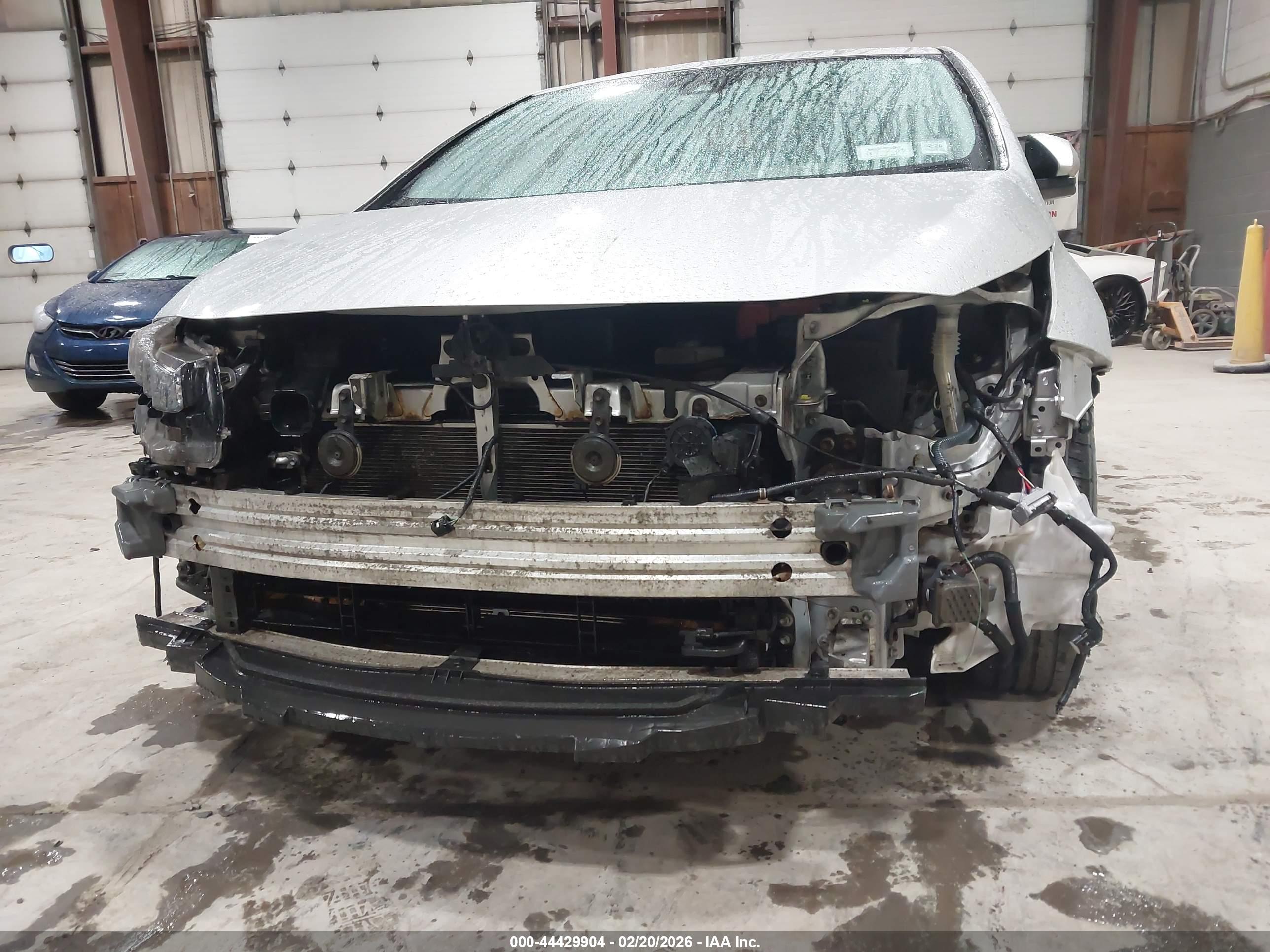TOYOTA PRIUS image 6
