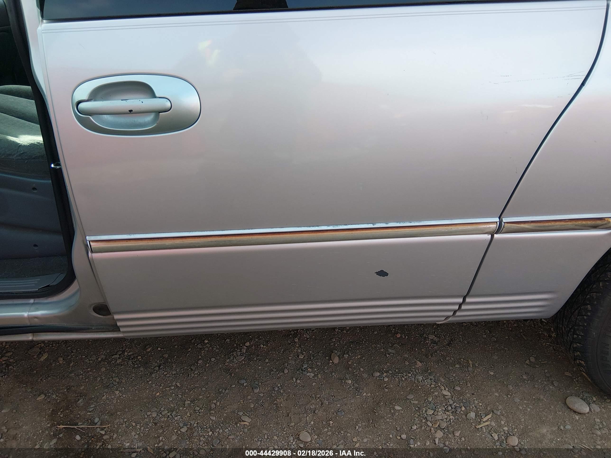 CHRYSLER TOWN image 6